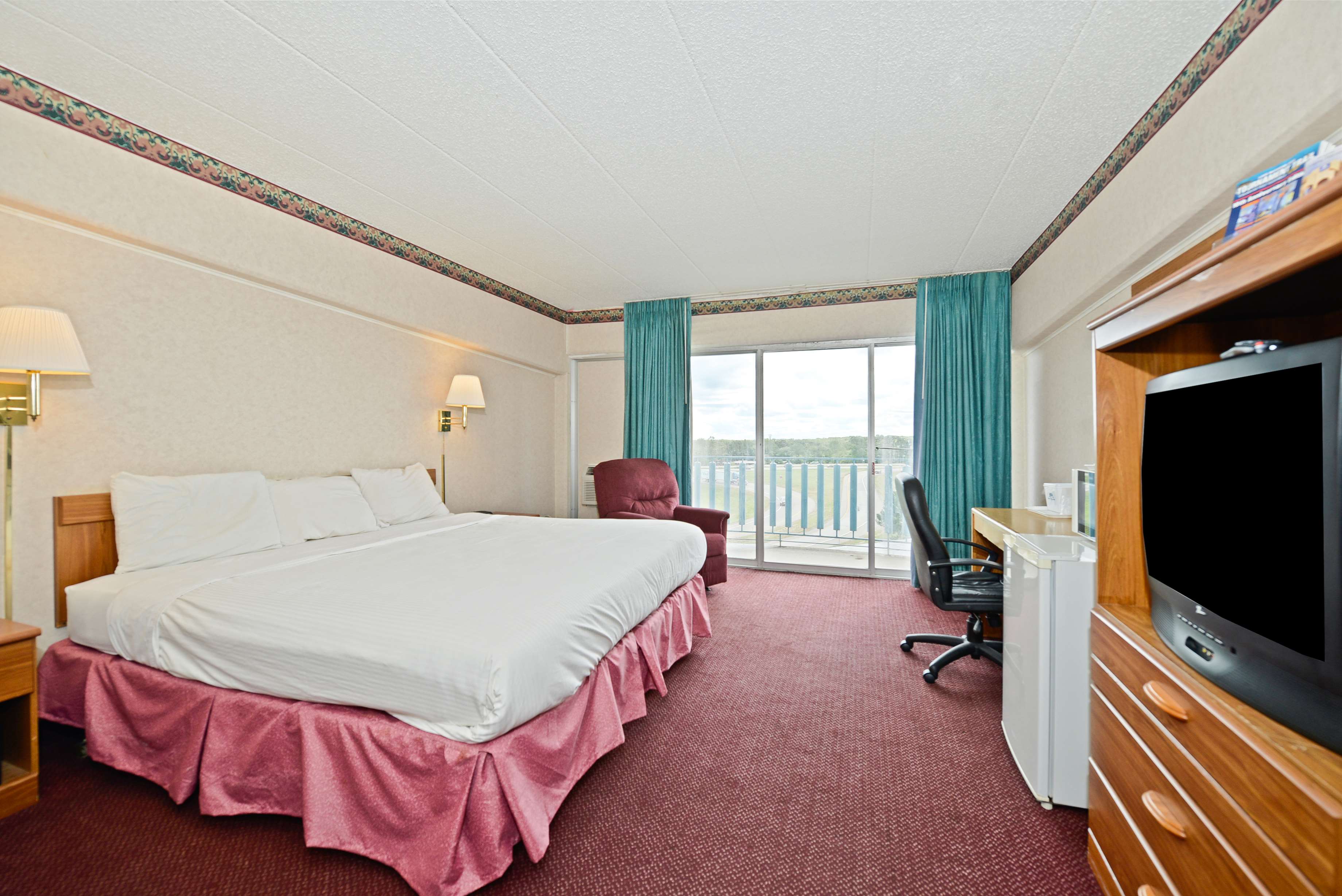 Howard Johnson by Wyndham Benton Harbor/St. Joseph