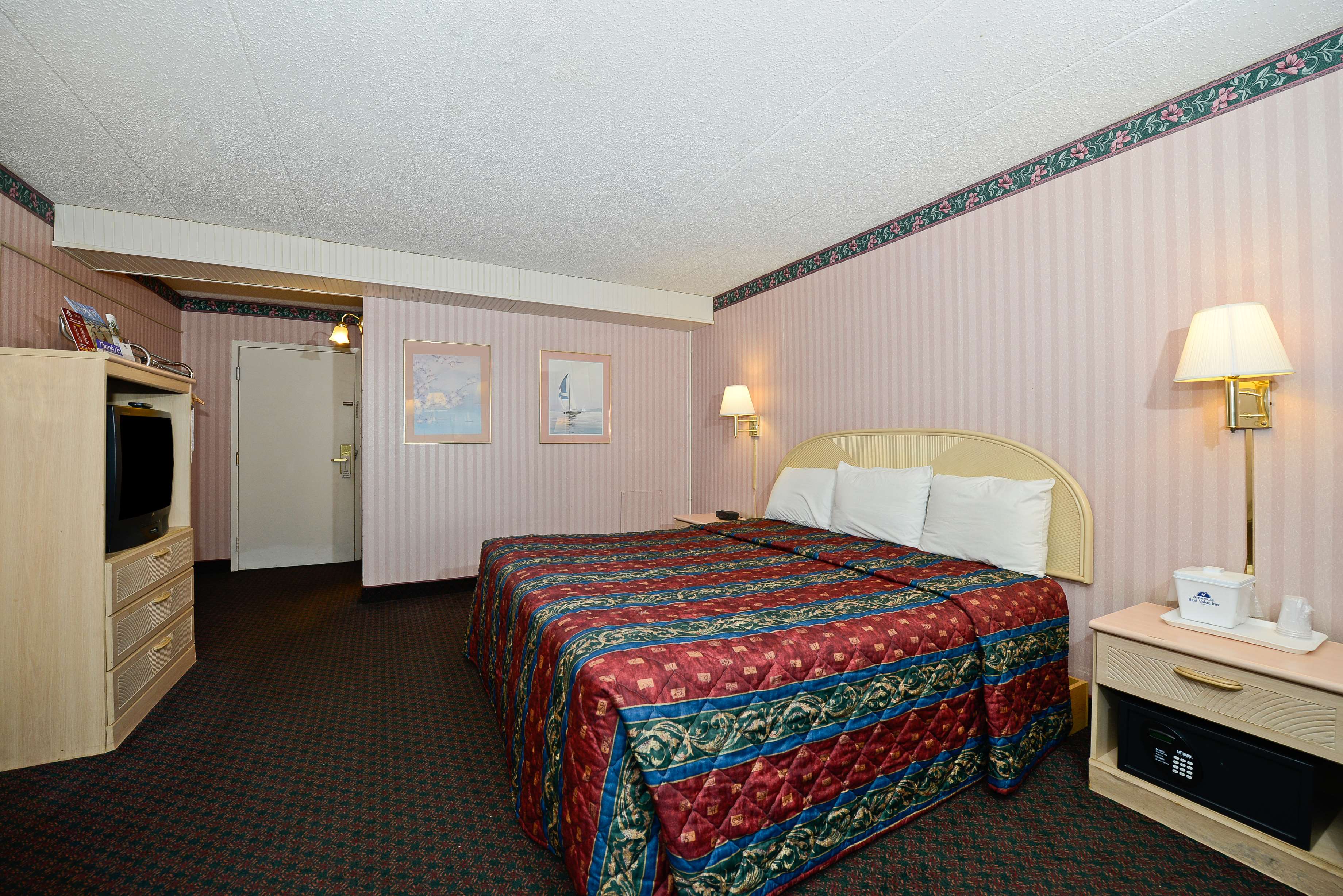 Howard Johnson by Wyndham Benton Harbor/St. Joseph