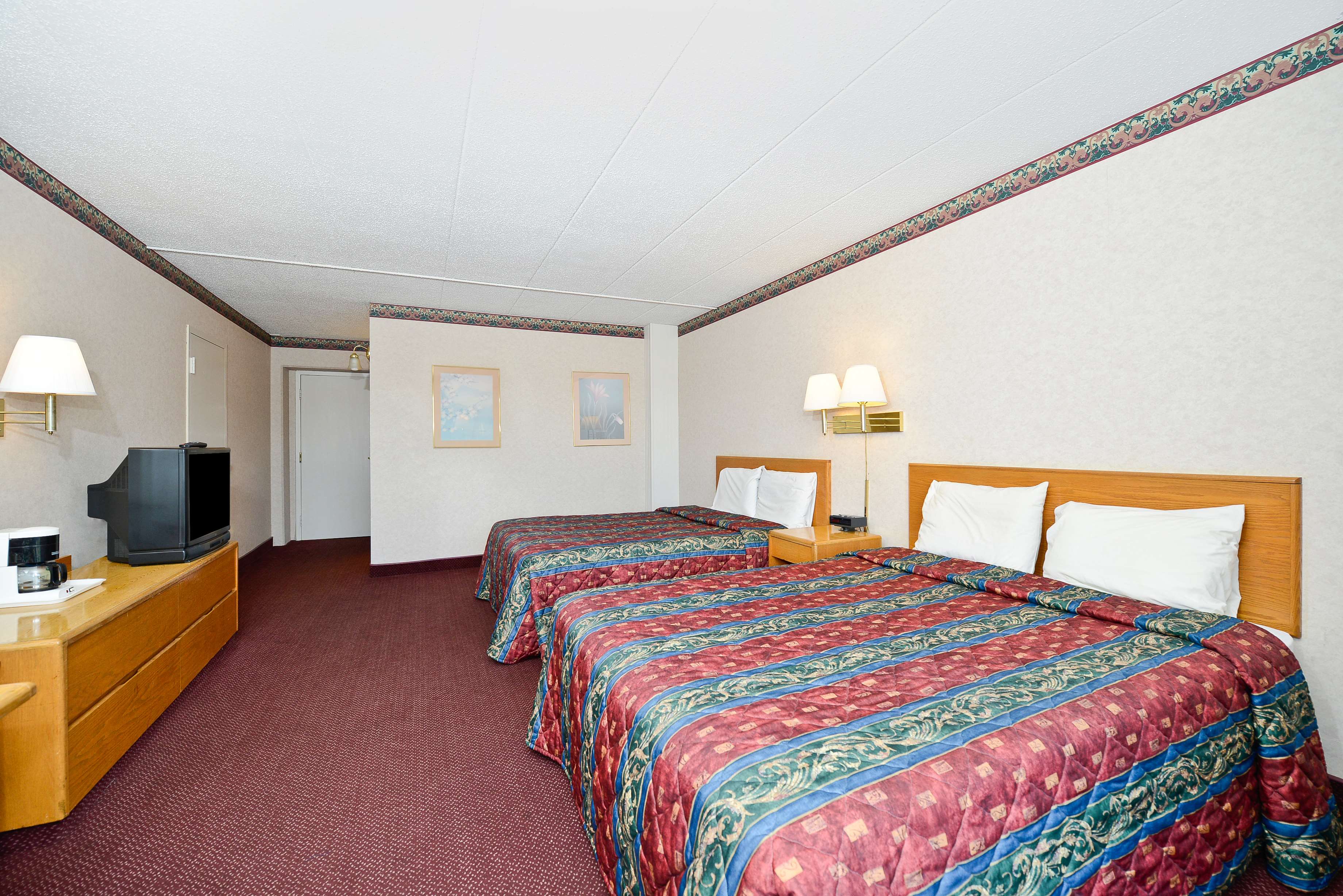 Howard Johnson by Wyndham Benton Harbor/St. Joseph