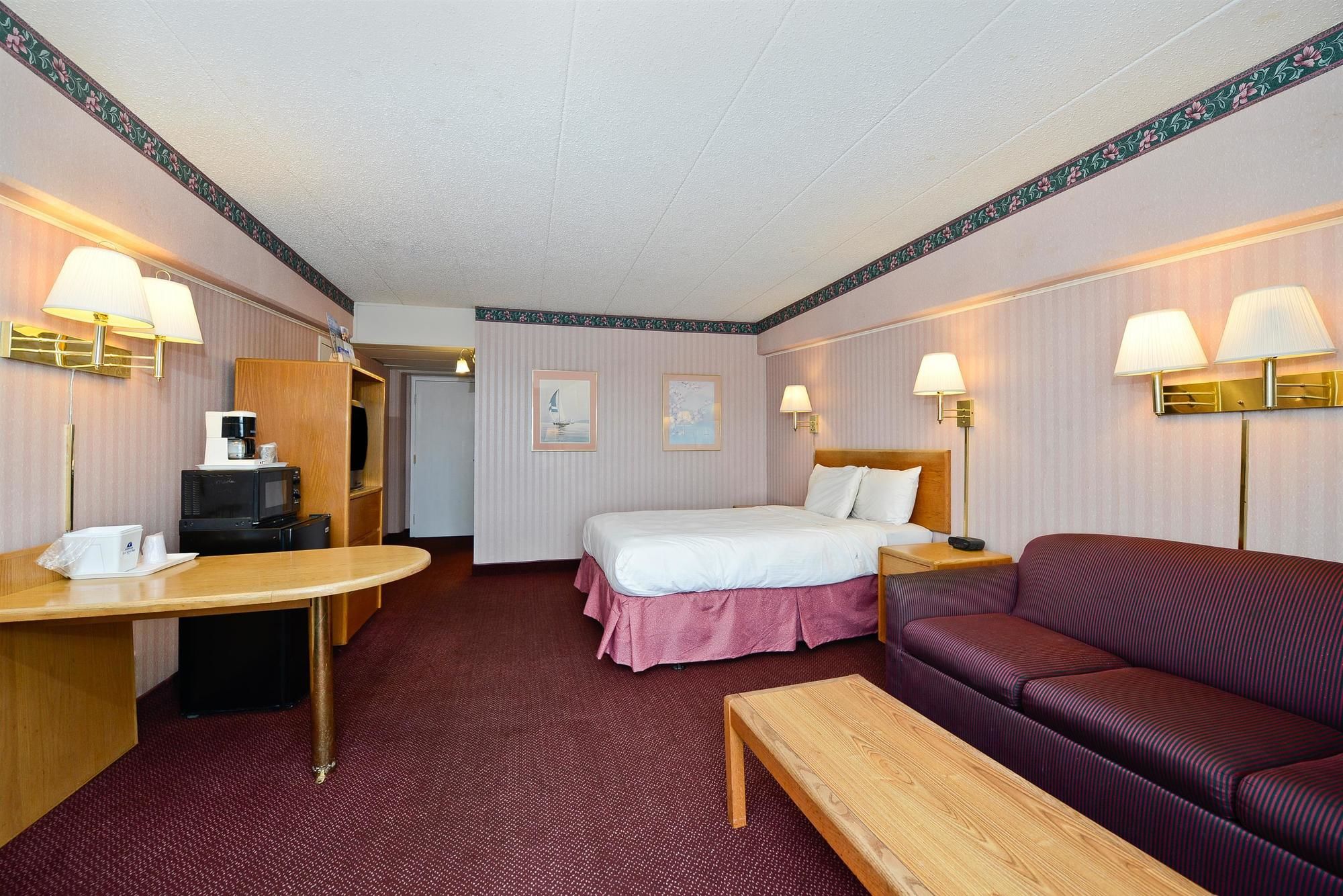 Howard Johnson by Wyndham Benton Harbor/St. Joseph