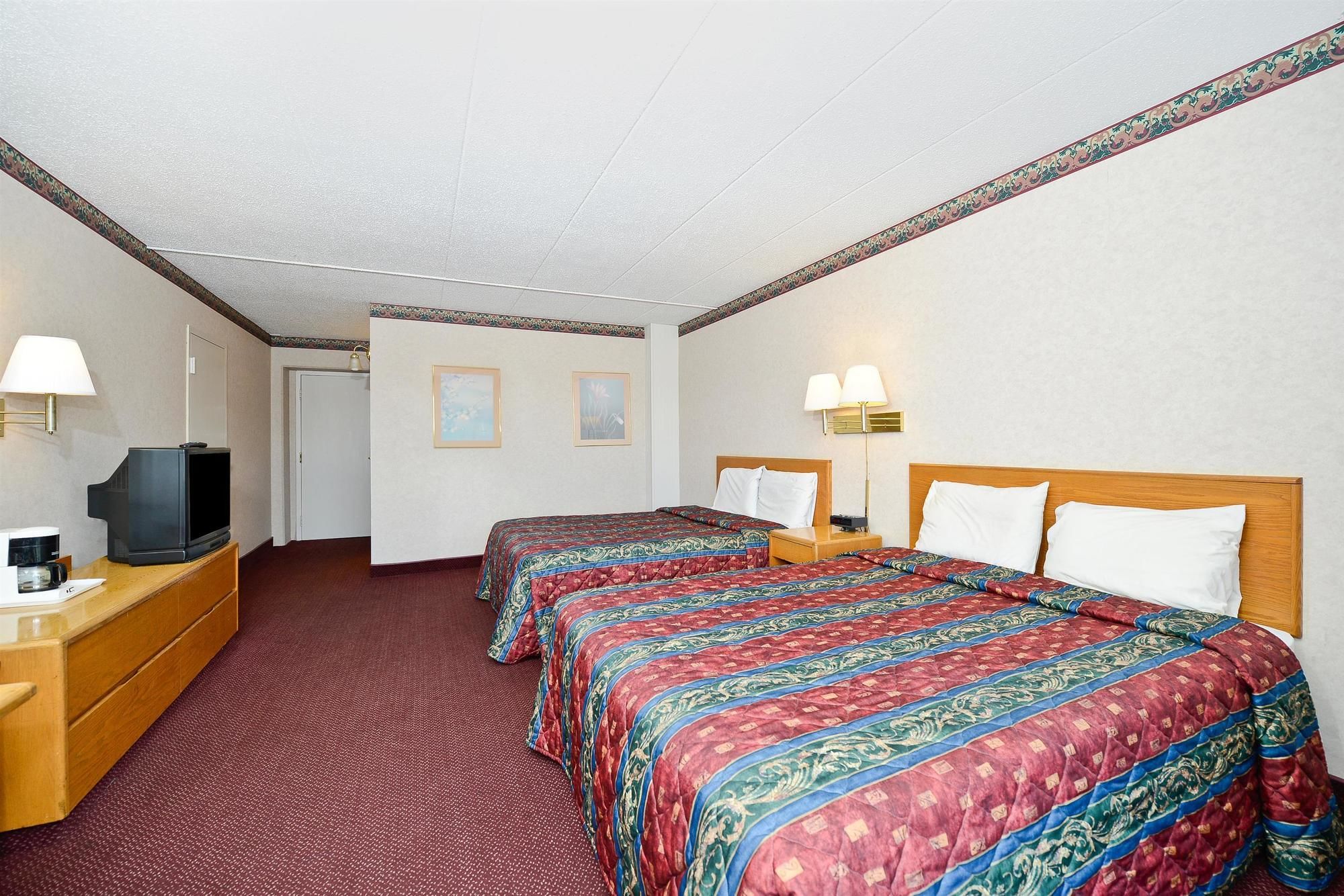 Howard Johnson by Wyndham Benton Harbor/St. Joseph