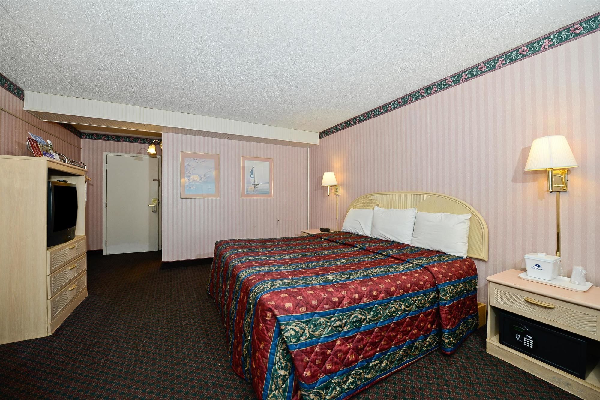 Howard Johnson by Wyndham Benton Harbor/St. Joseph