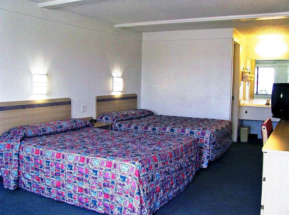 Country Inn & Suites by Radisson, Benton Harbor-St. Joseph, MI