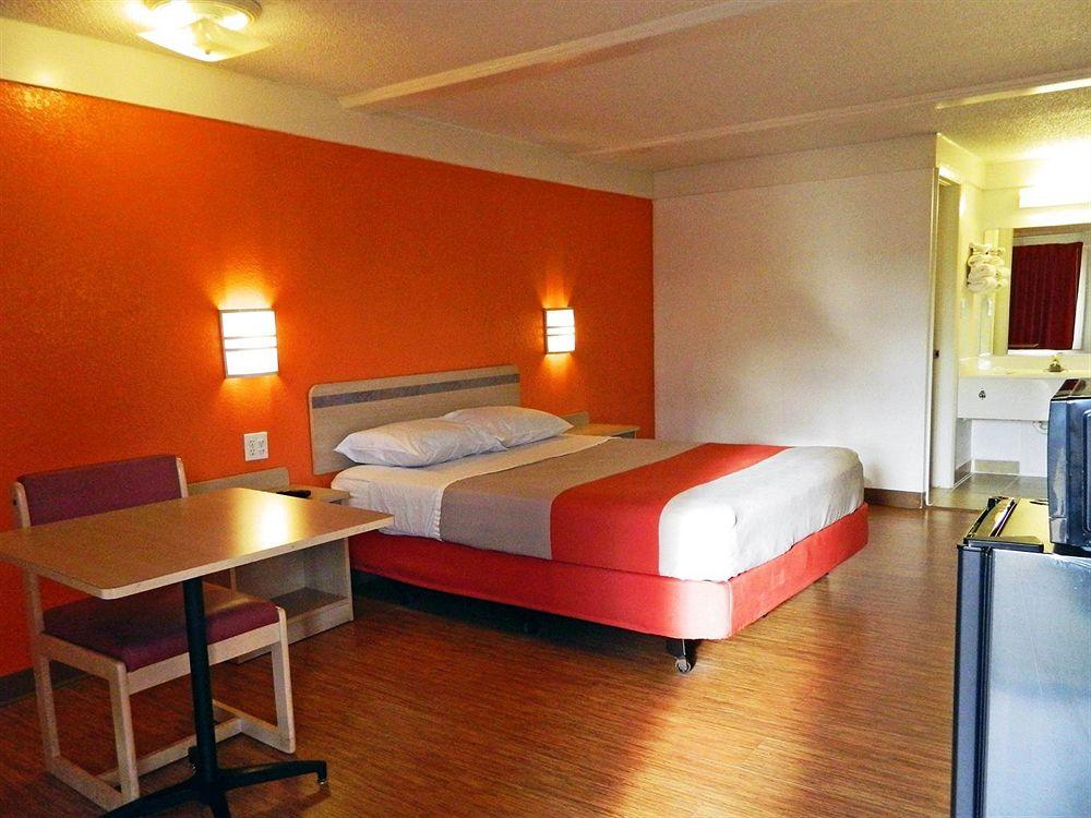 Country Inn & Suites by Radisson, Benton Harbor-St. Joseph, MI