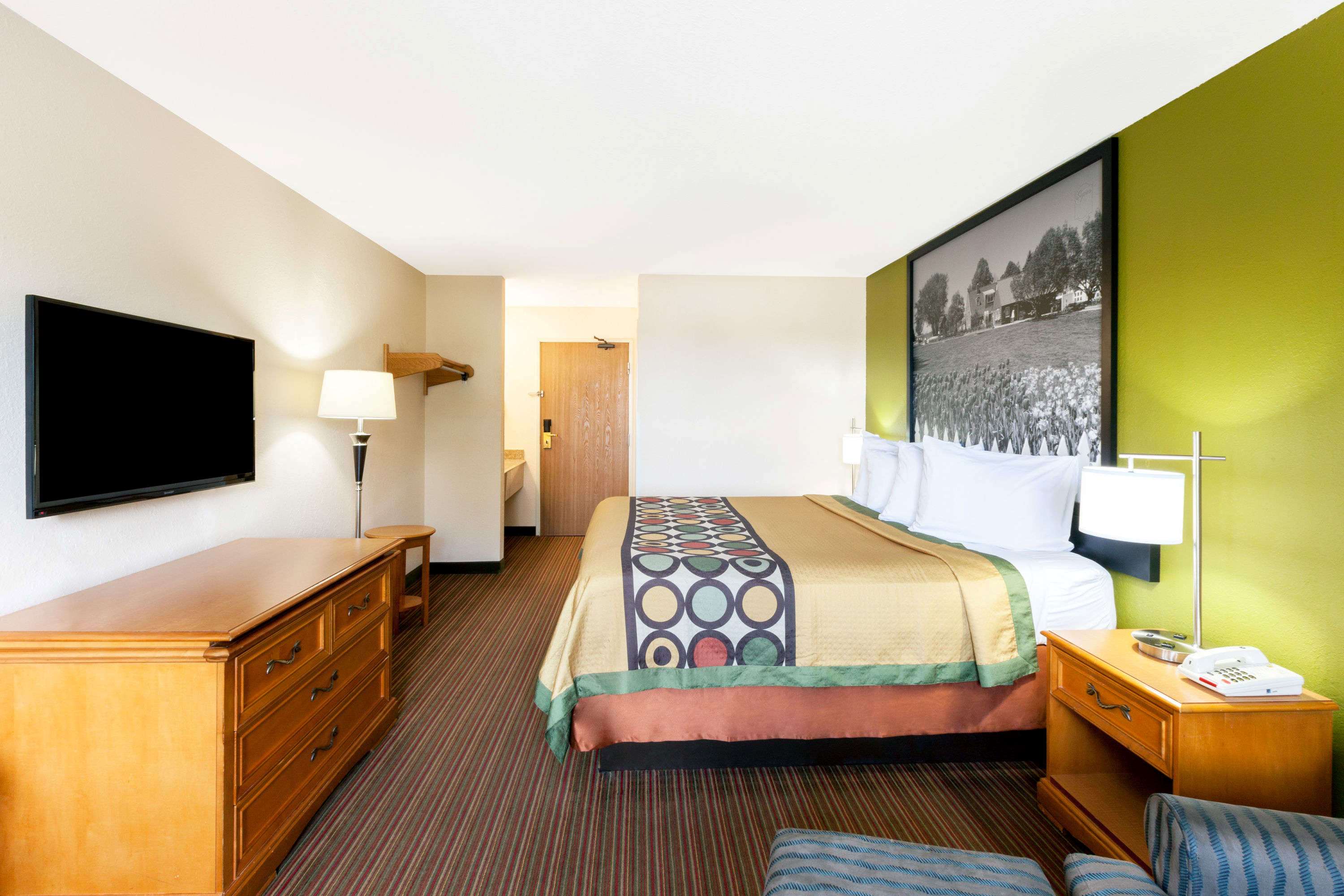 Super 8 by Wyndham Big Rapids