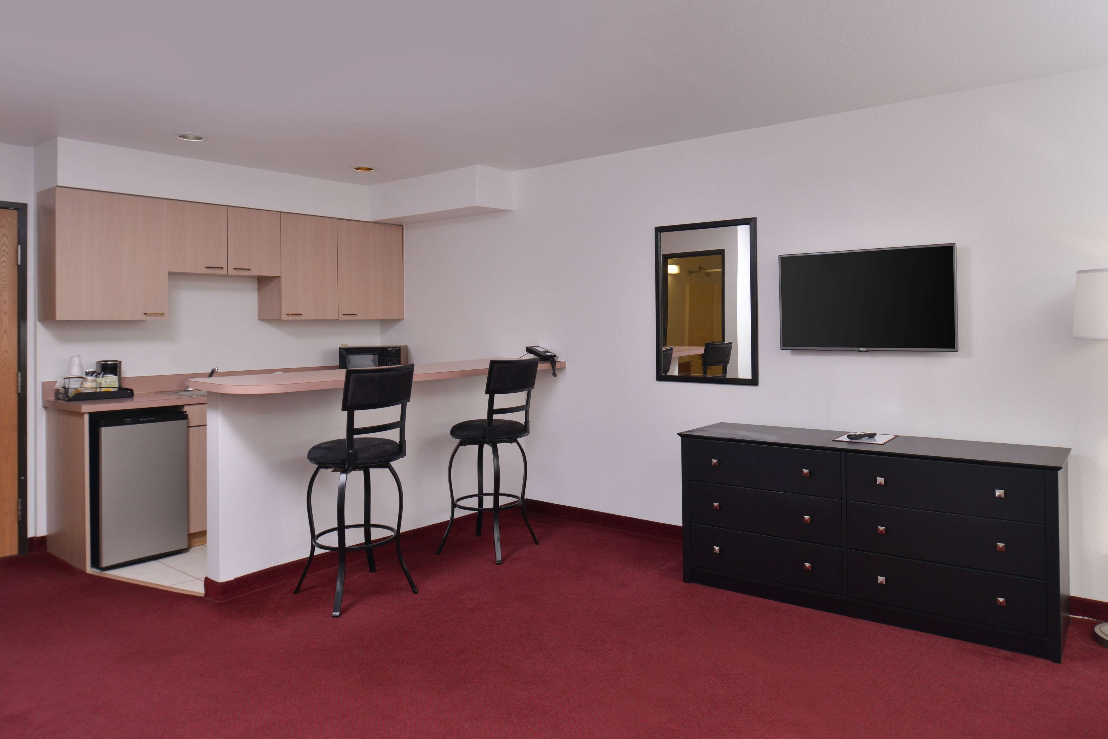 Americas Best Value Inn & Suites