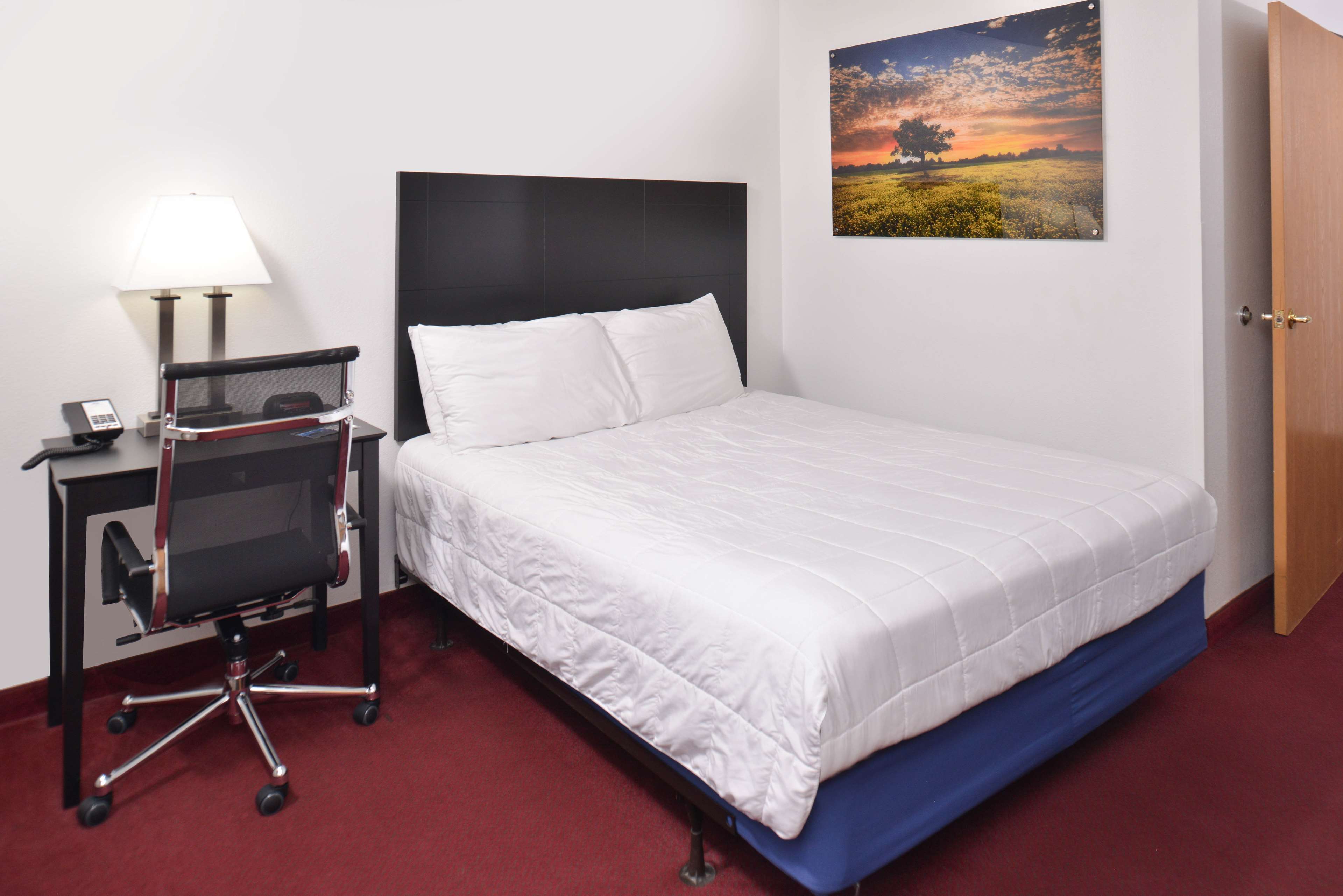 Americas Best Value Inn & Suites