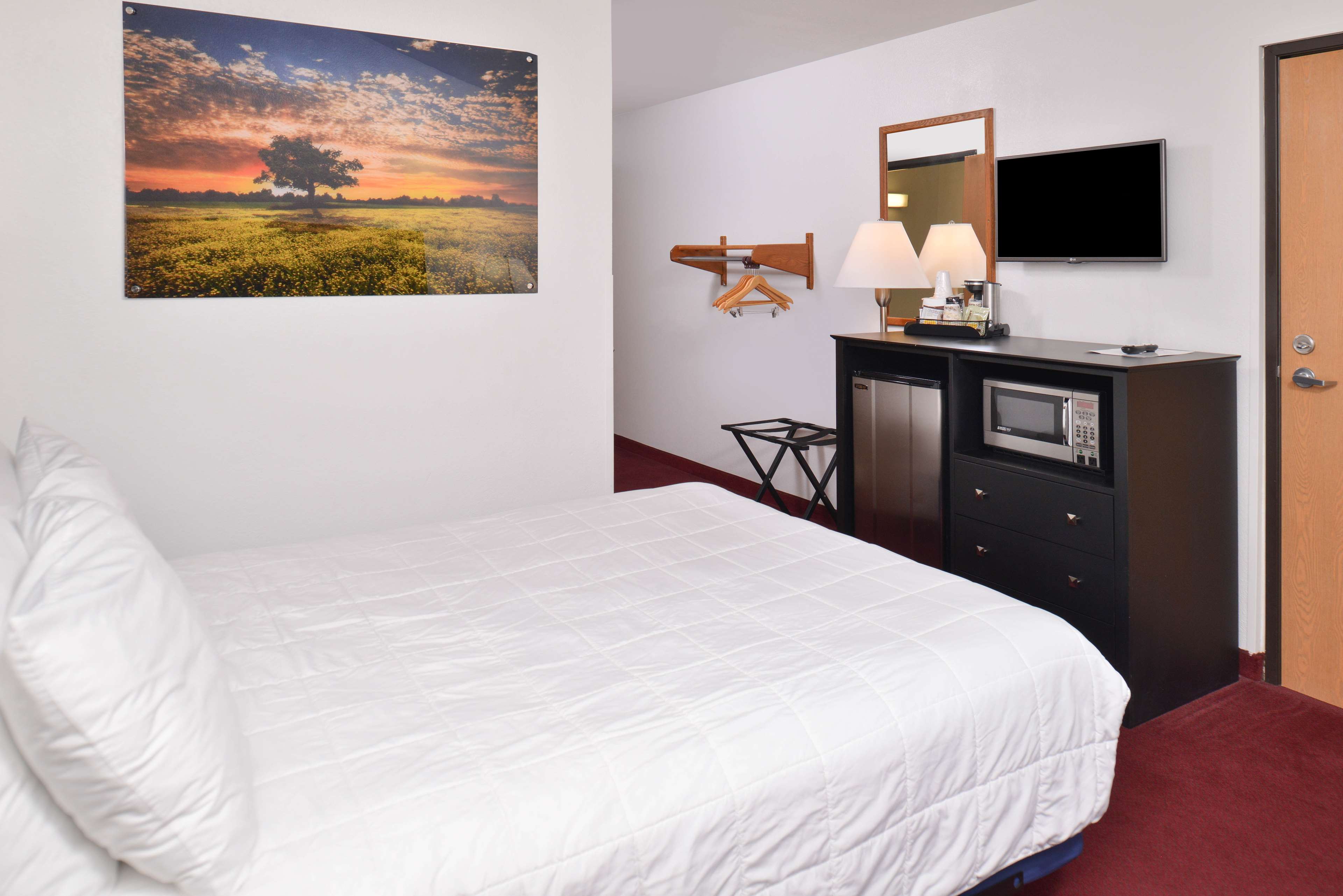 Americas Best Value Inn & Suites