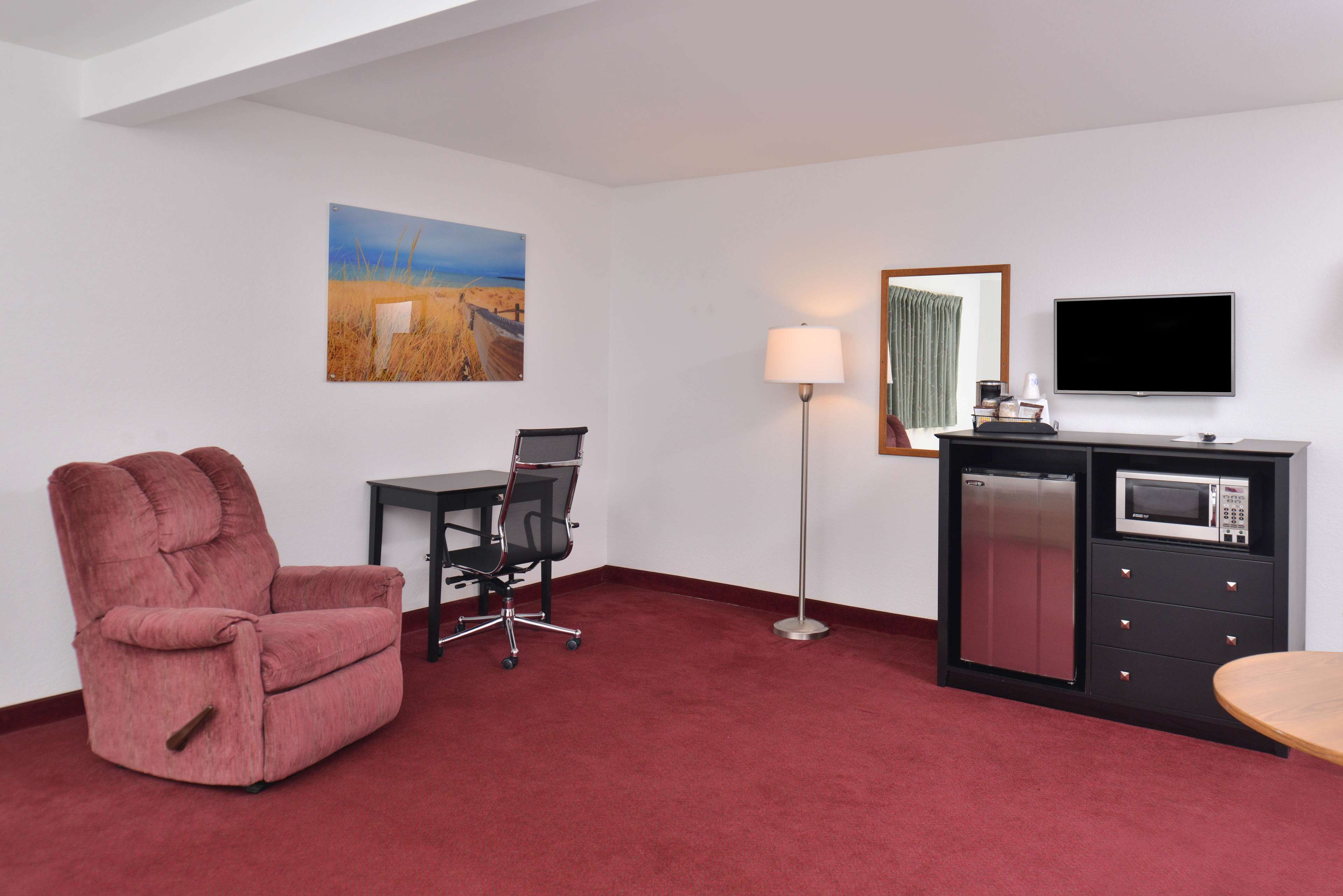 Americas Best Value Inn & Suites