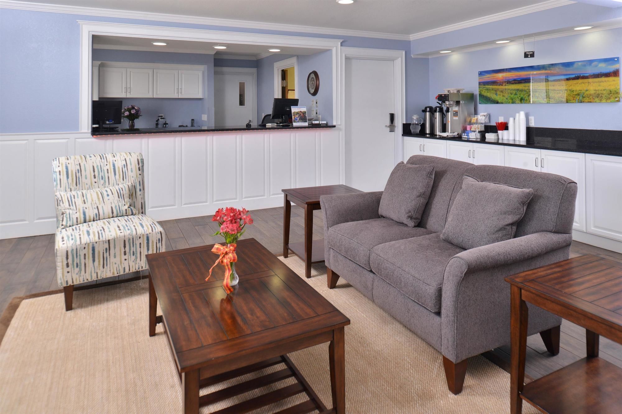 Americas Best Value Inn & Suites