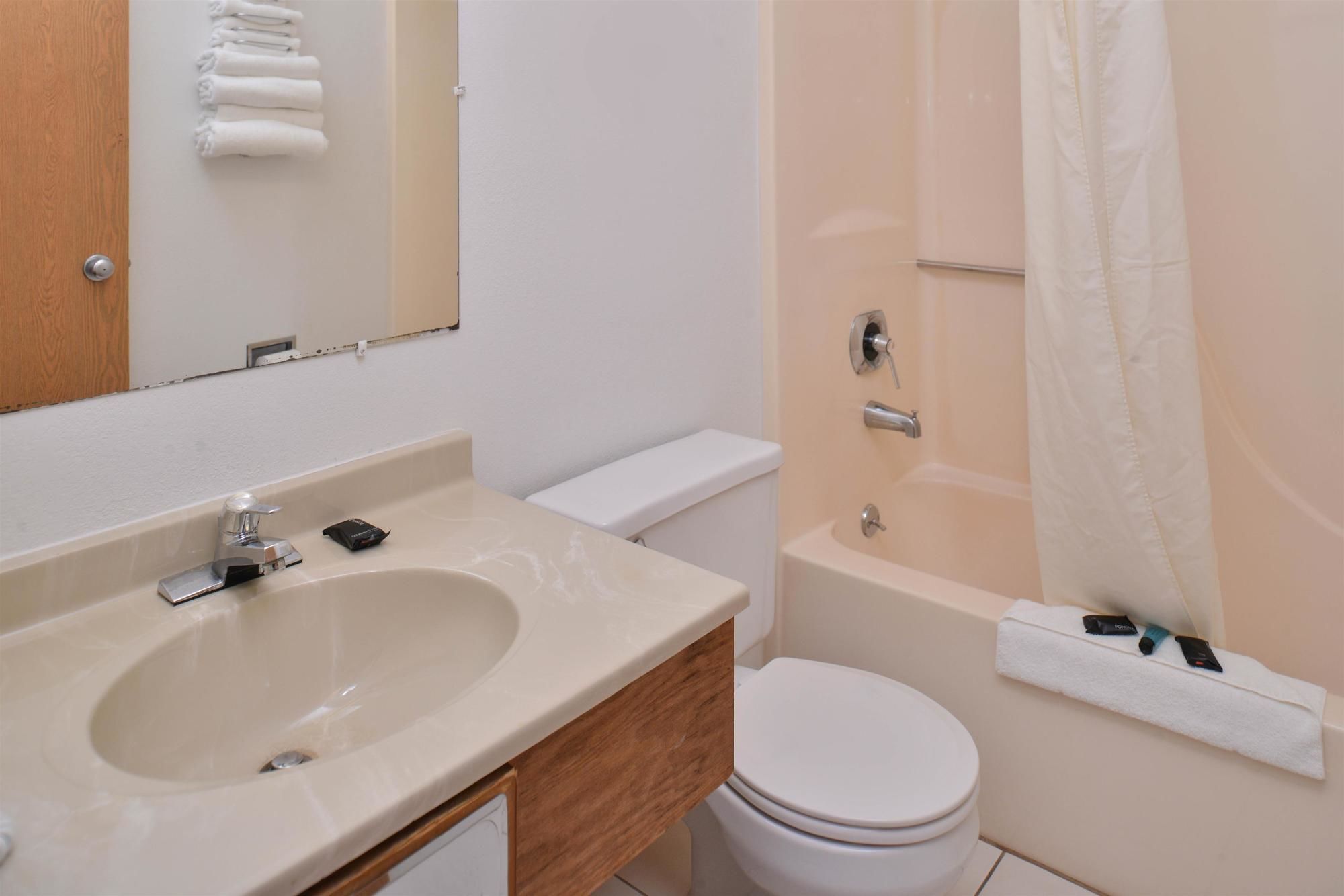 Americas Best Value Inn & Suites