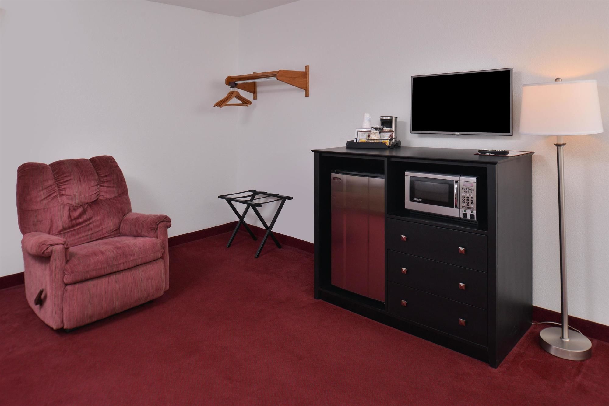 Americas Best Value Inn & Suites