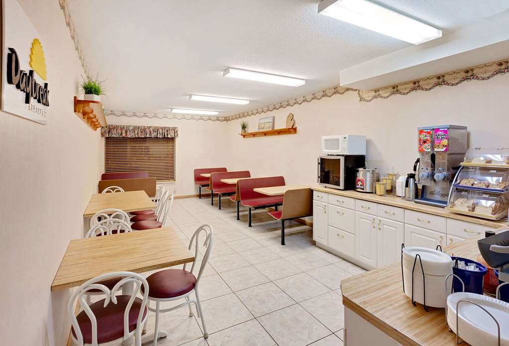 Days Inn by Wyndham Cadillac