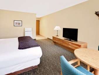 Days Inn by Wyndham Cadillac