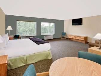 Days Inn by Wyndham Cadillac