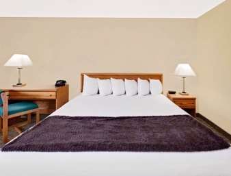 Days Inn by Wyndham Cadillac