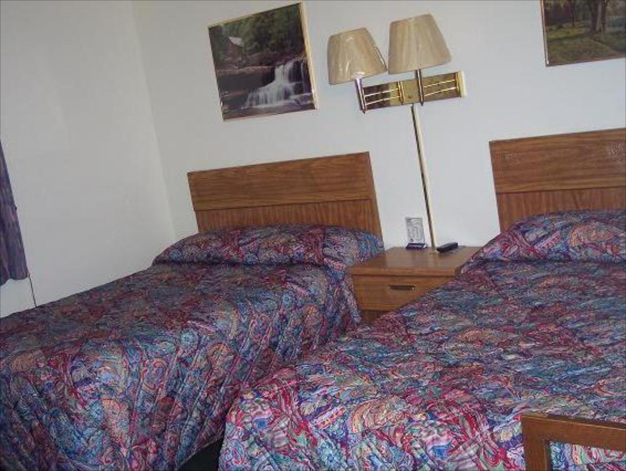 Economy Inn Cadillac