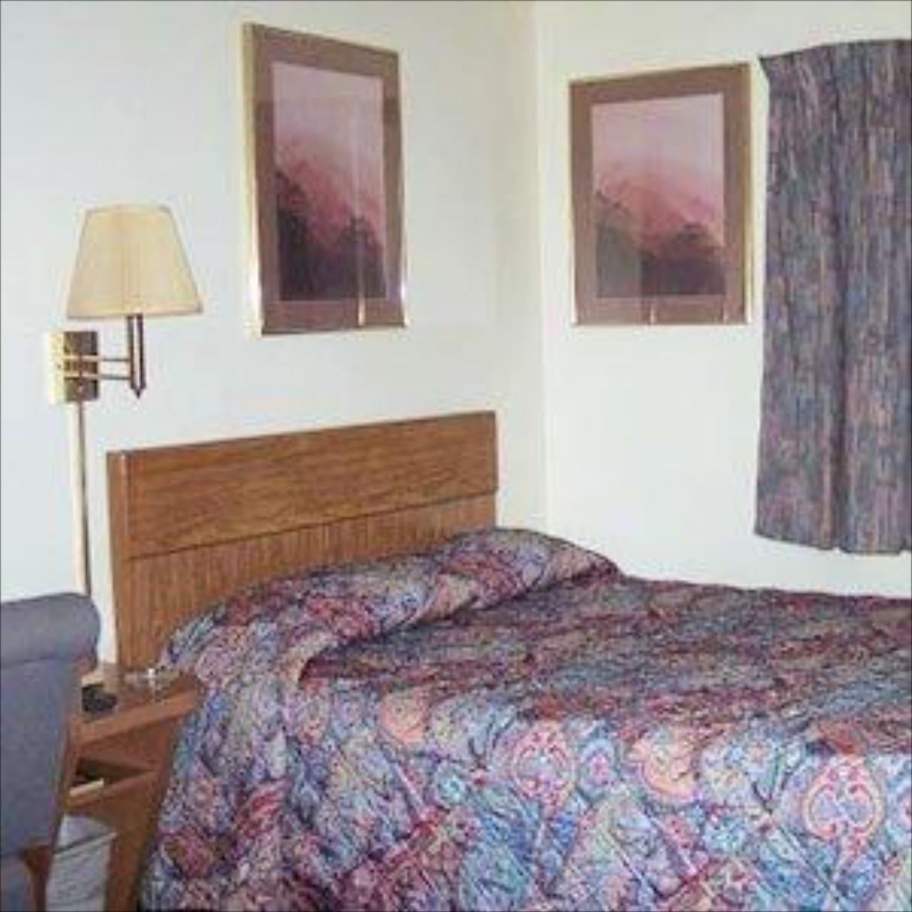 Economy Inn Cadillac