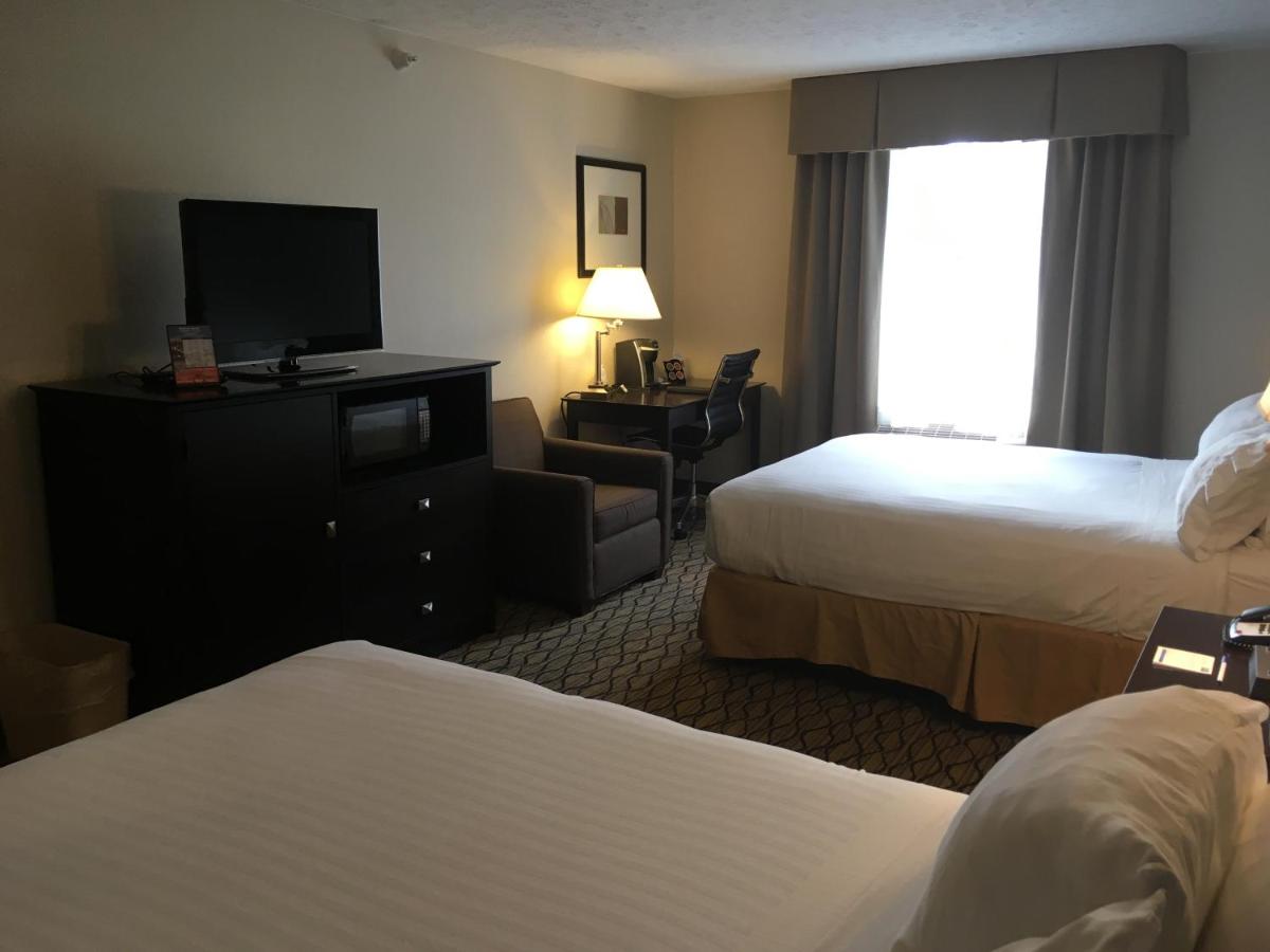 Holiday Inn Express & Suites Cadillac