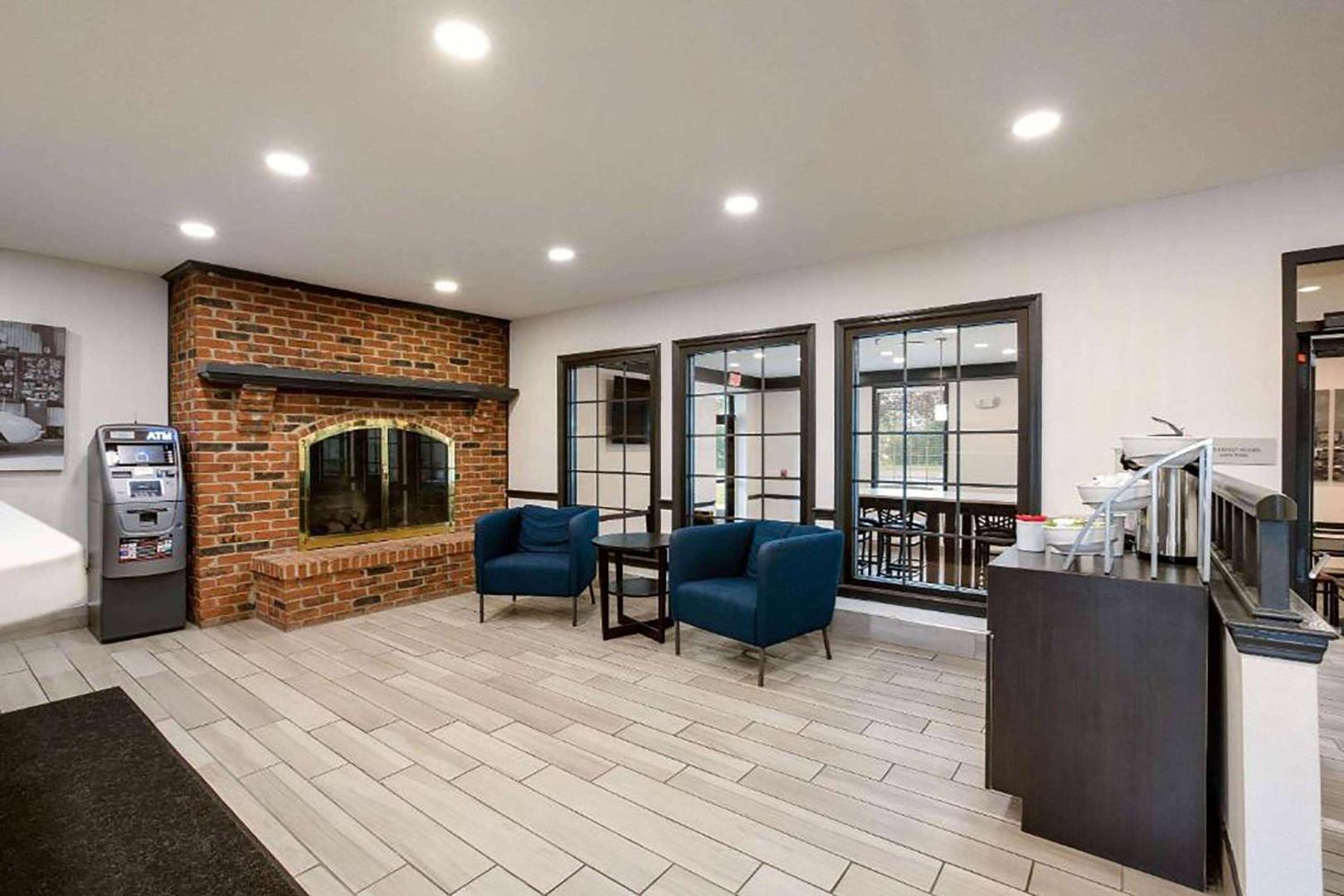 Travelodge by Wyndham Canton/Livonia Area, MI