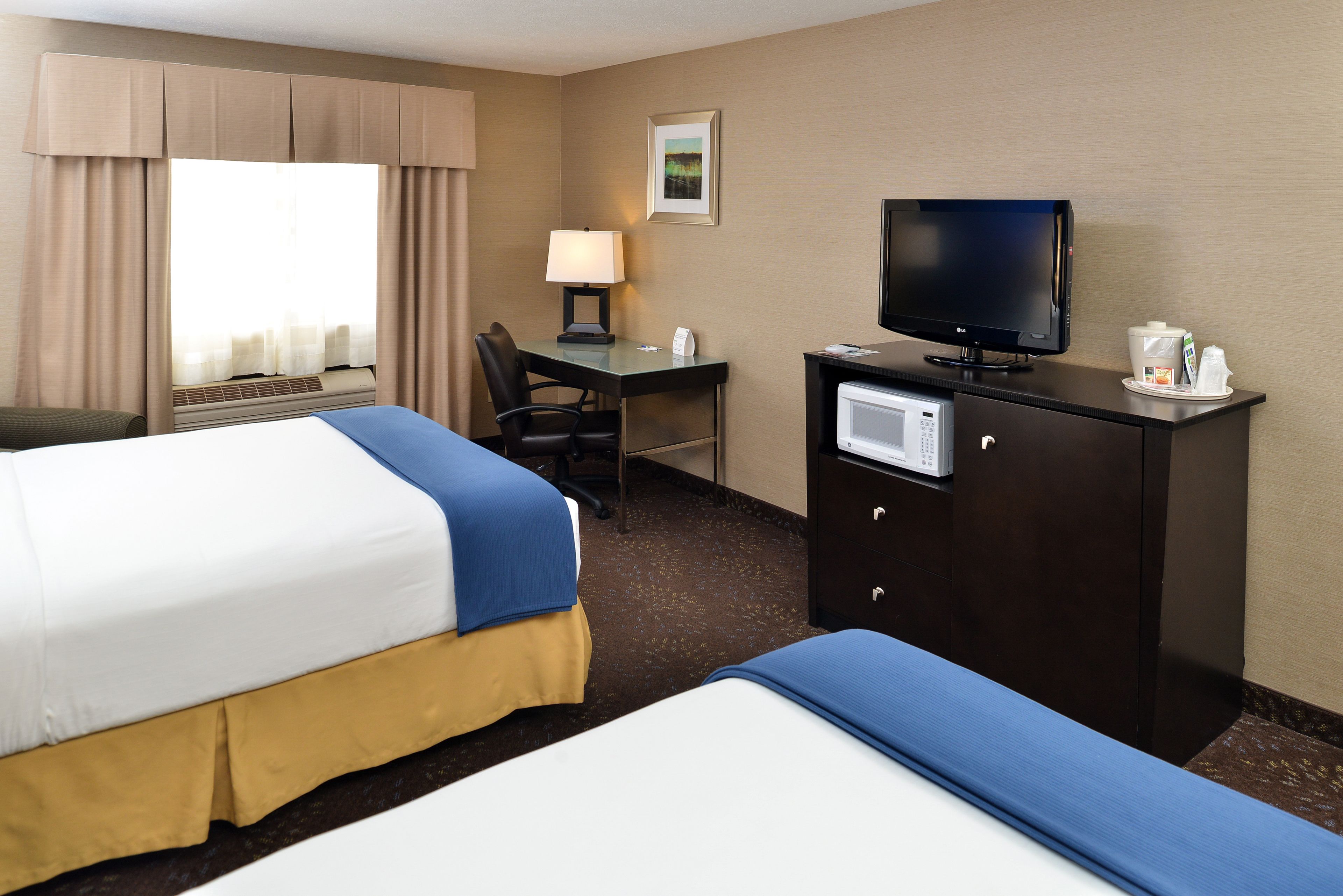 Holiday Inn Express & Suites Charlotte