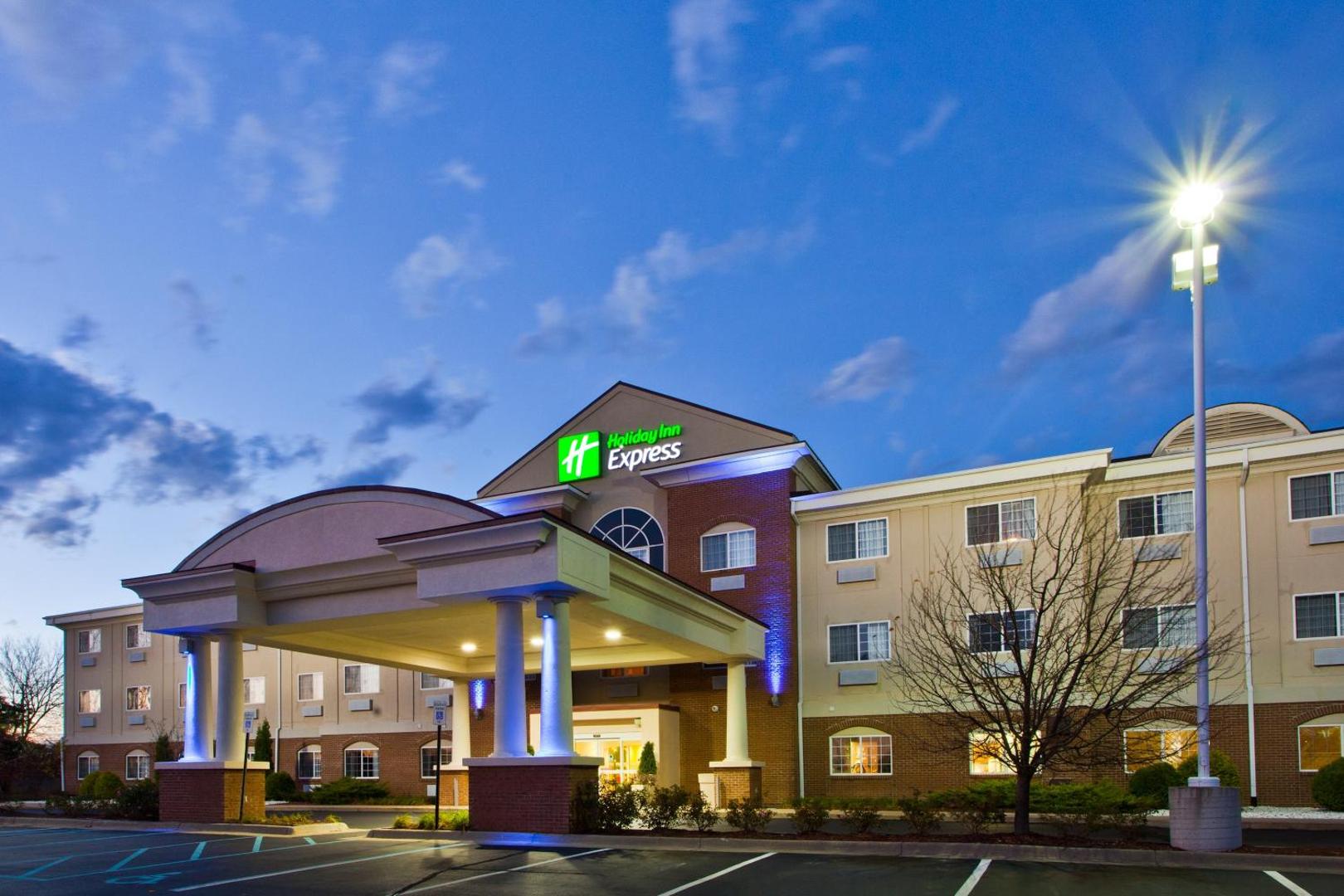 Holiday Inn Express & Suites Charlotte