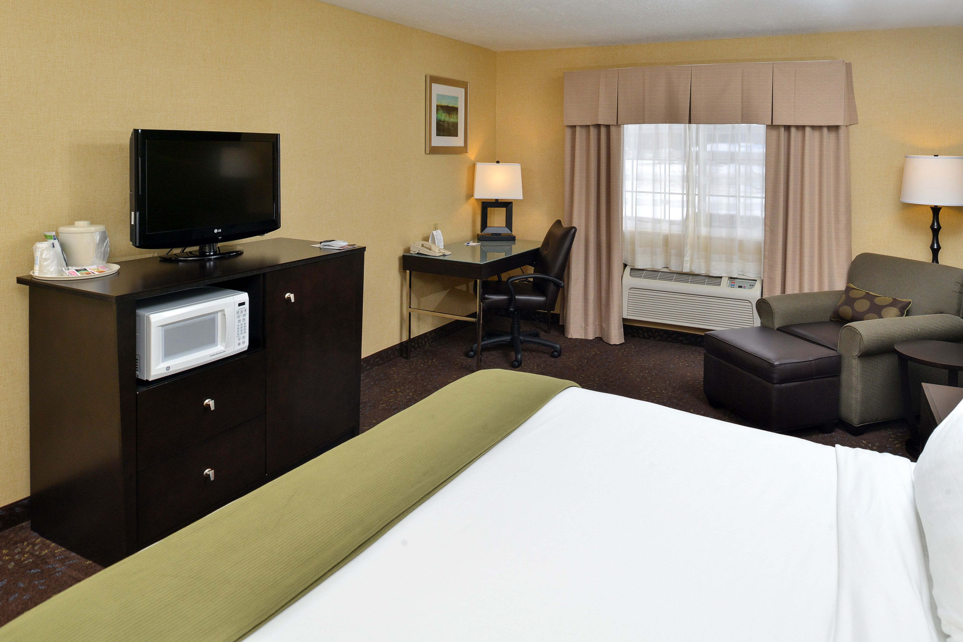 Holiday Inn Express & Suites Charlotte