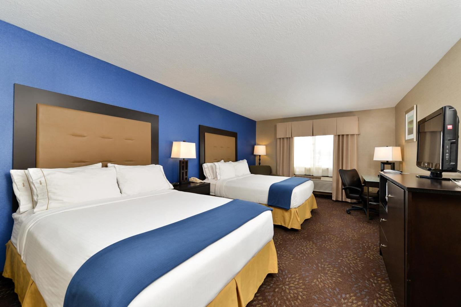 Holiday Inn Express & Suites Charlotte
