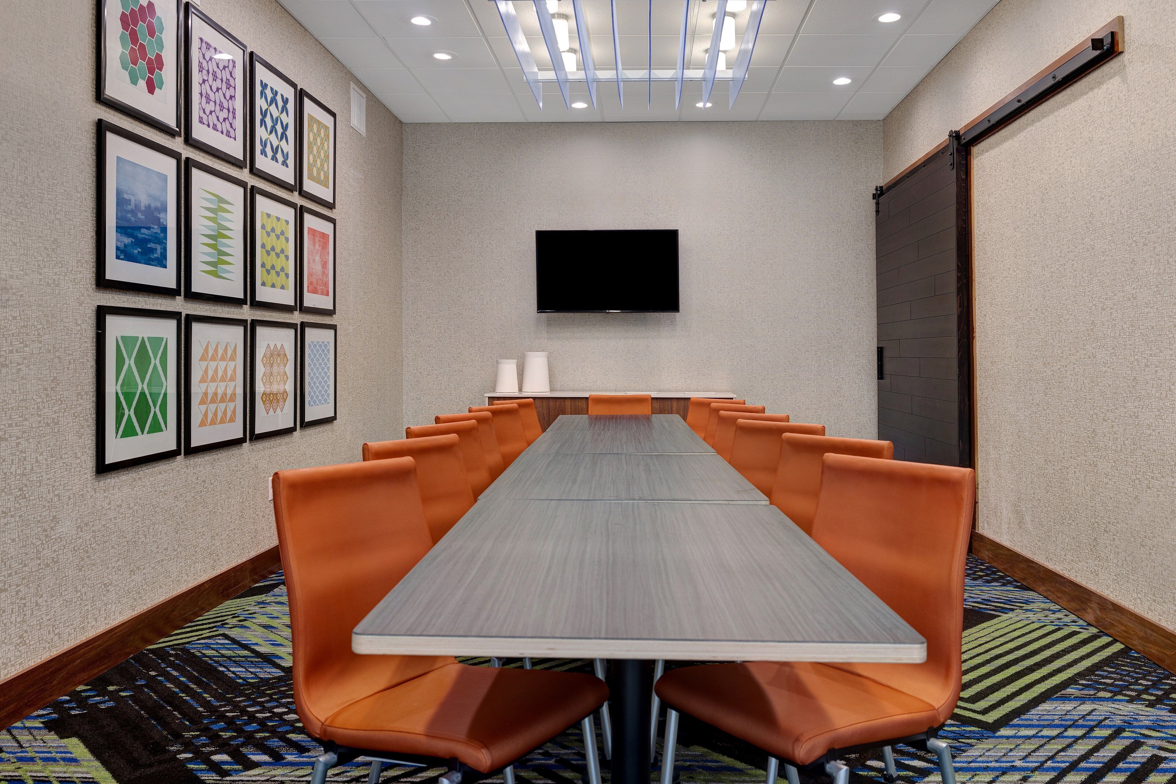 Holiday Inn Express & Suites Detroit - Dearborn