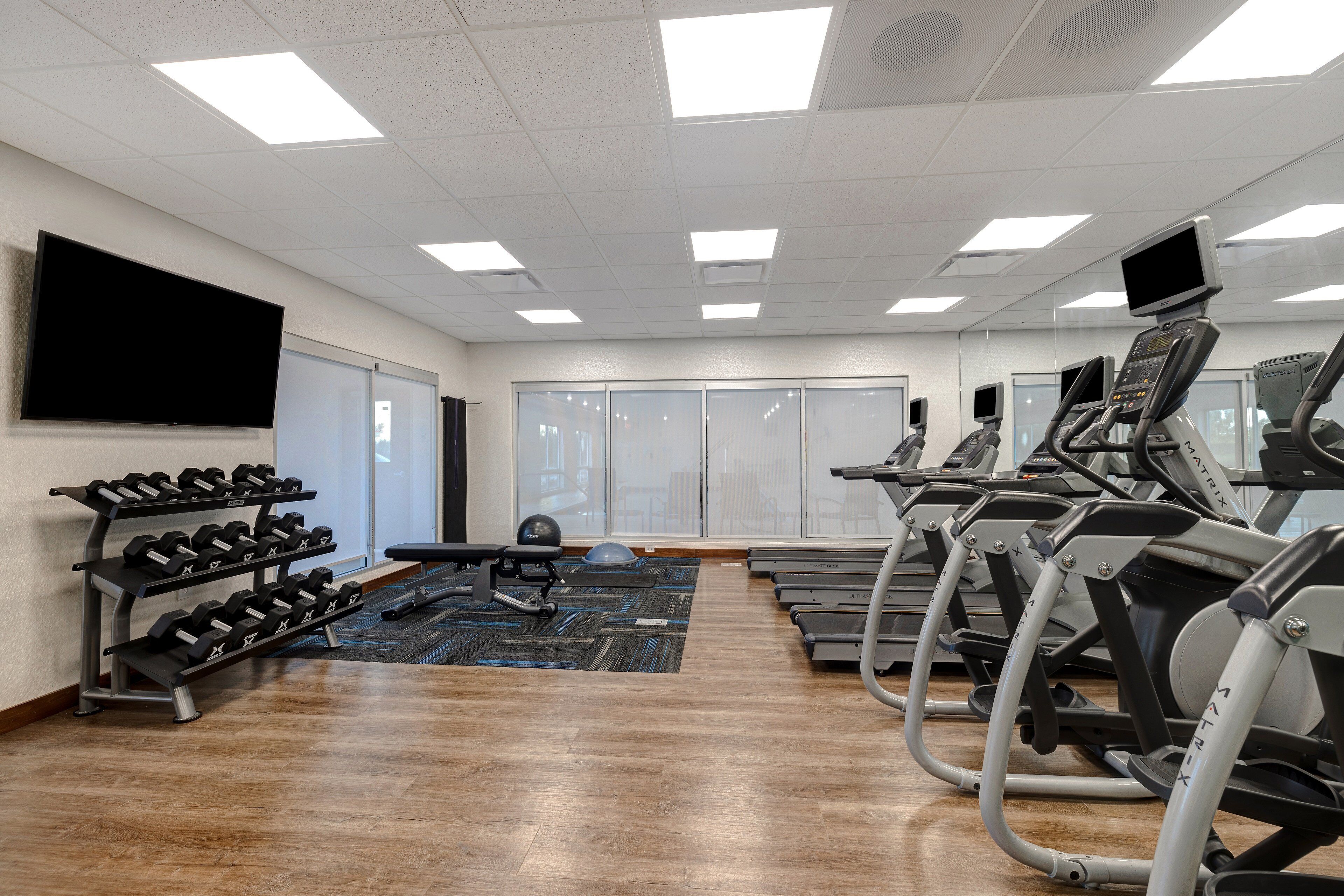 Holiday Inn Express & Suites Detroit - Dearborn