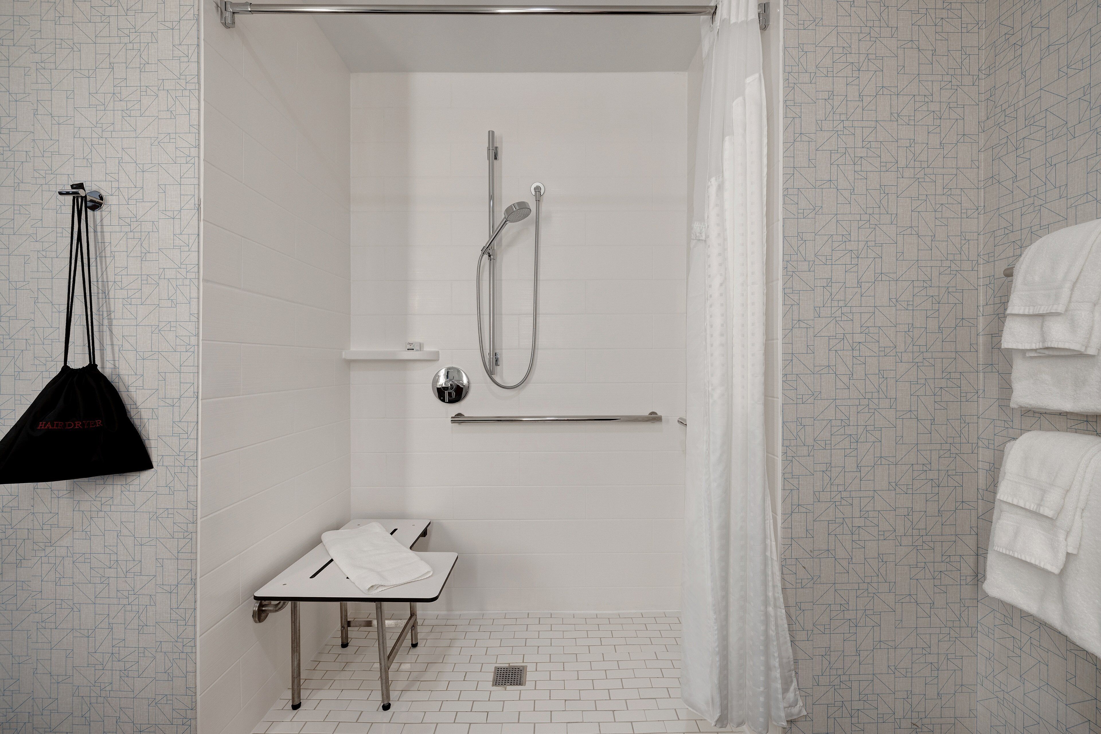Holiday Inn Express & Suites Detroit - Dearborn