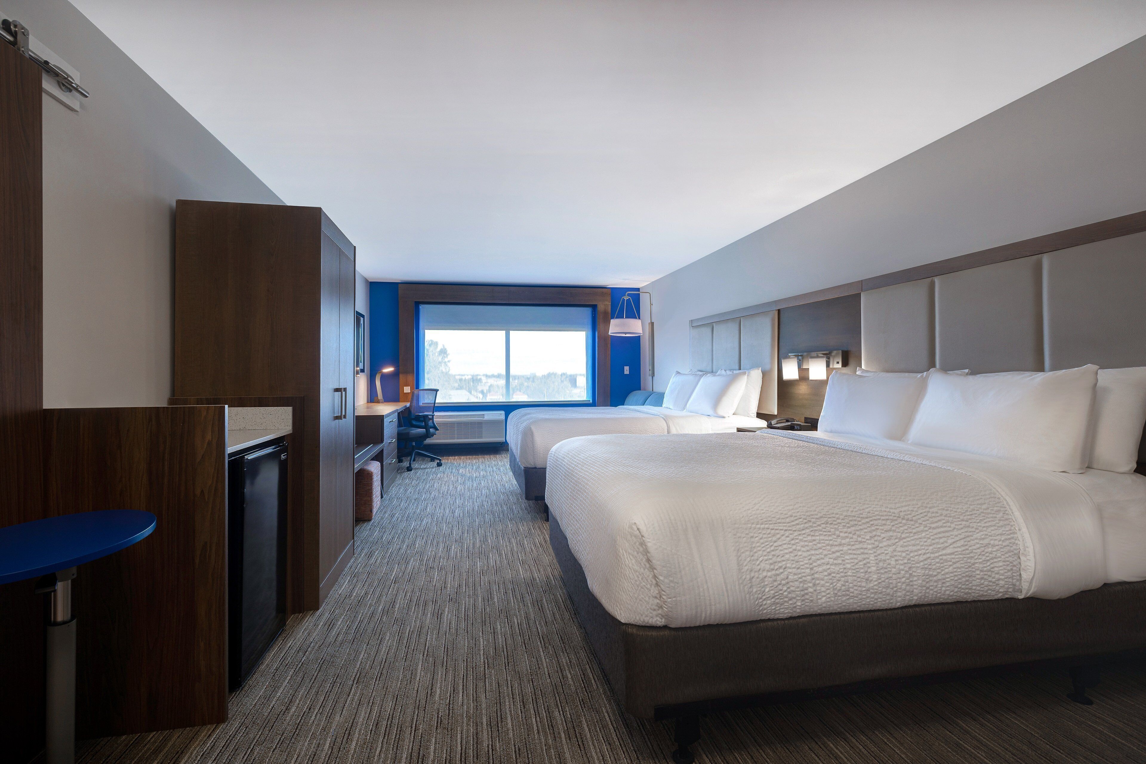 Holiday Inn Express & Suites Detroit - Dearborn