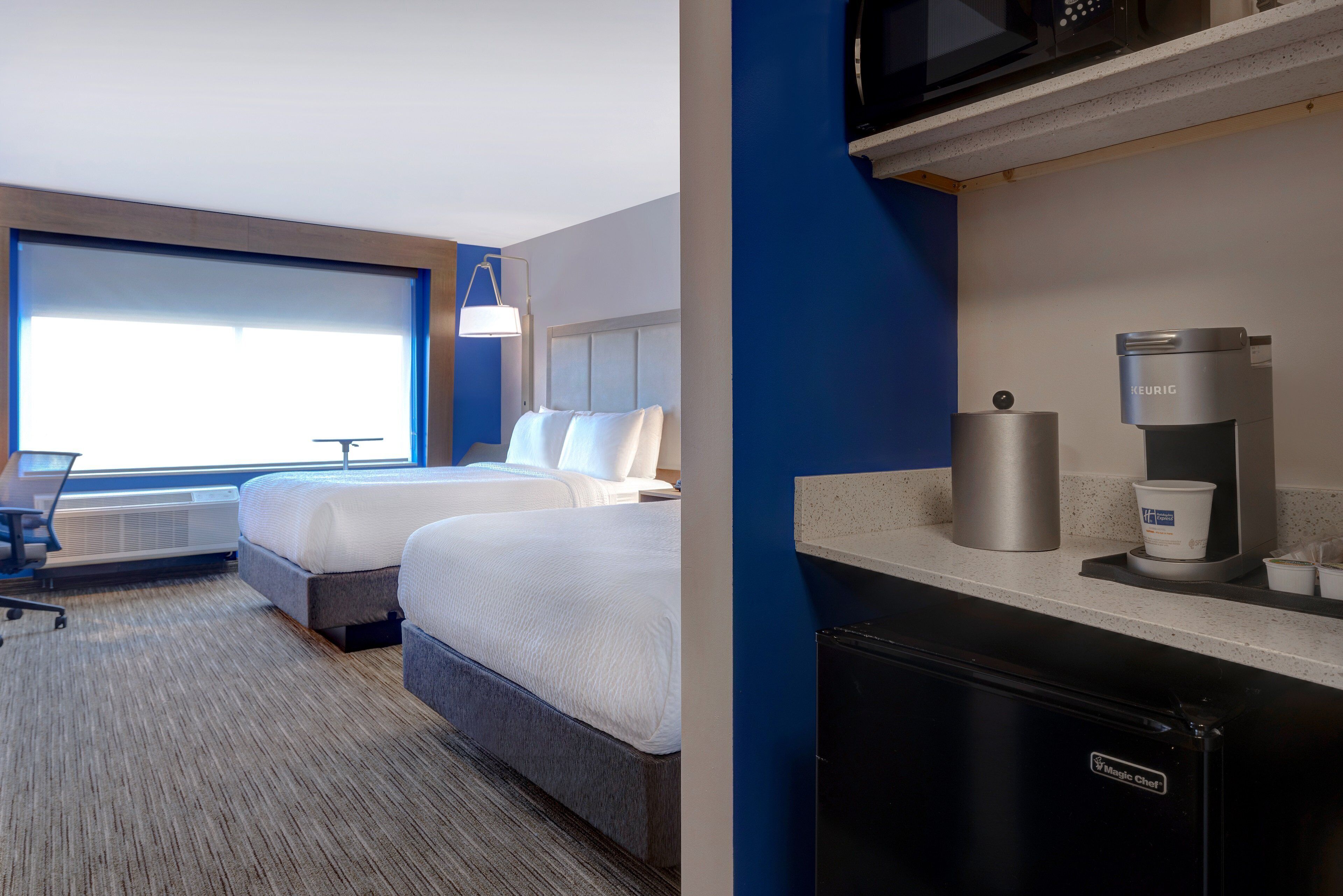Holiday Inn Express & Suites Detroit - Dearborn