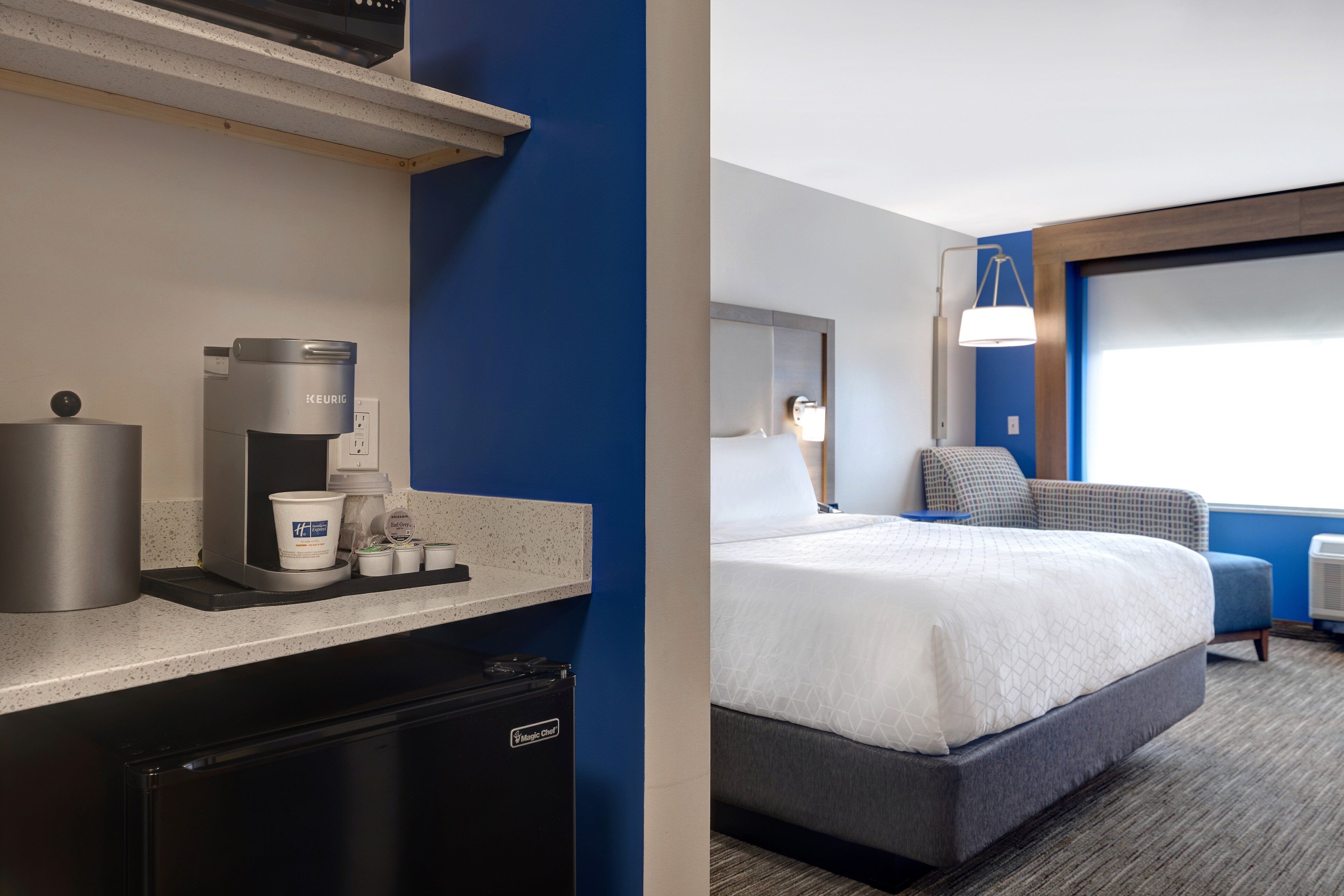 Holiday Inn Express & Suites Detroit - Dearborn