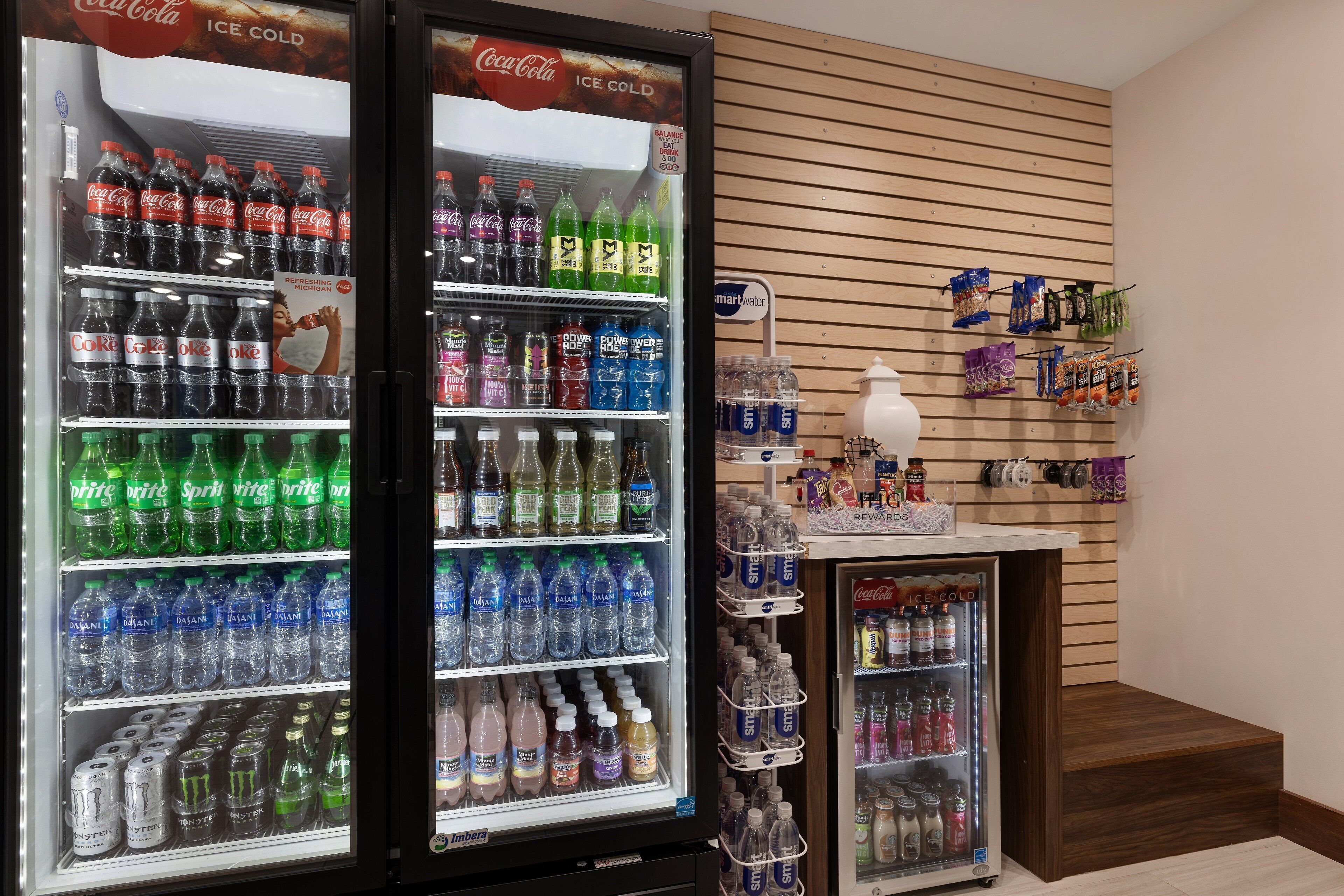 Holiday Inn Express & Suites Detroit - Dearborn