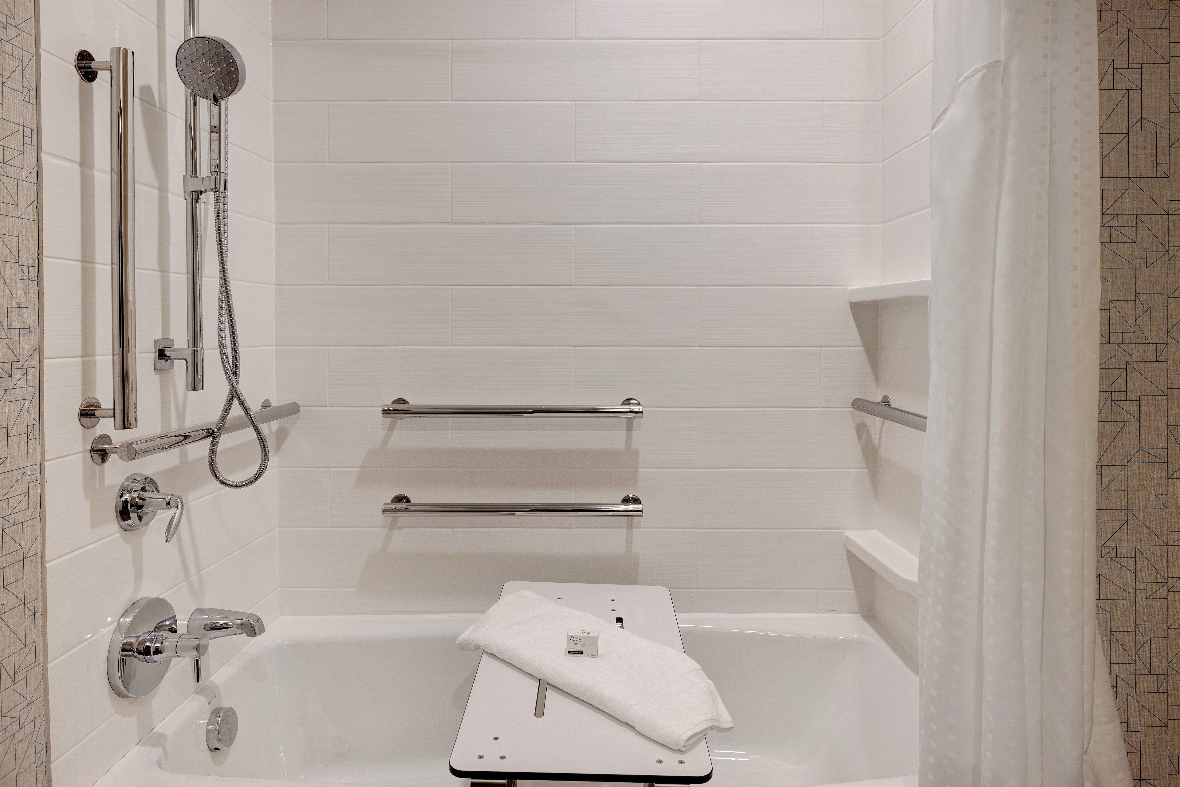 Holiday Inn Express & Suites Detroit - Dearborn