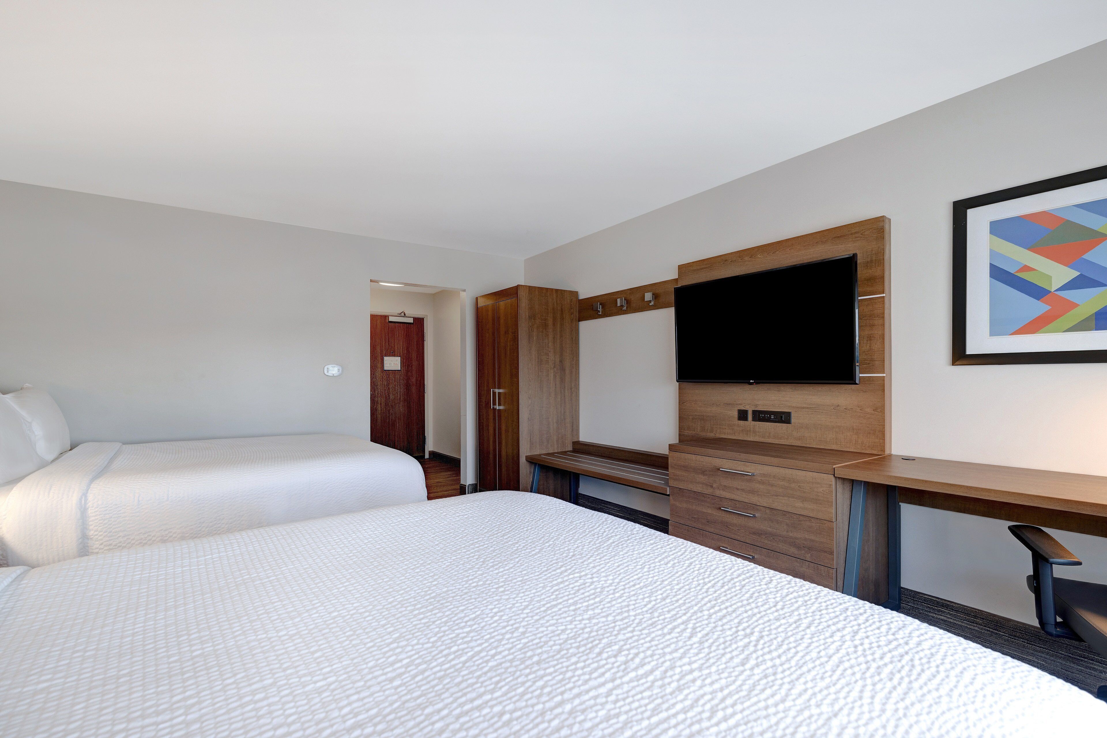 Holiday Inn Express & Suites Detroit - Dearborn
