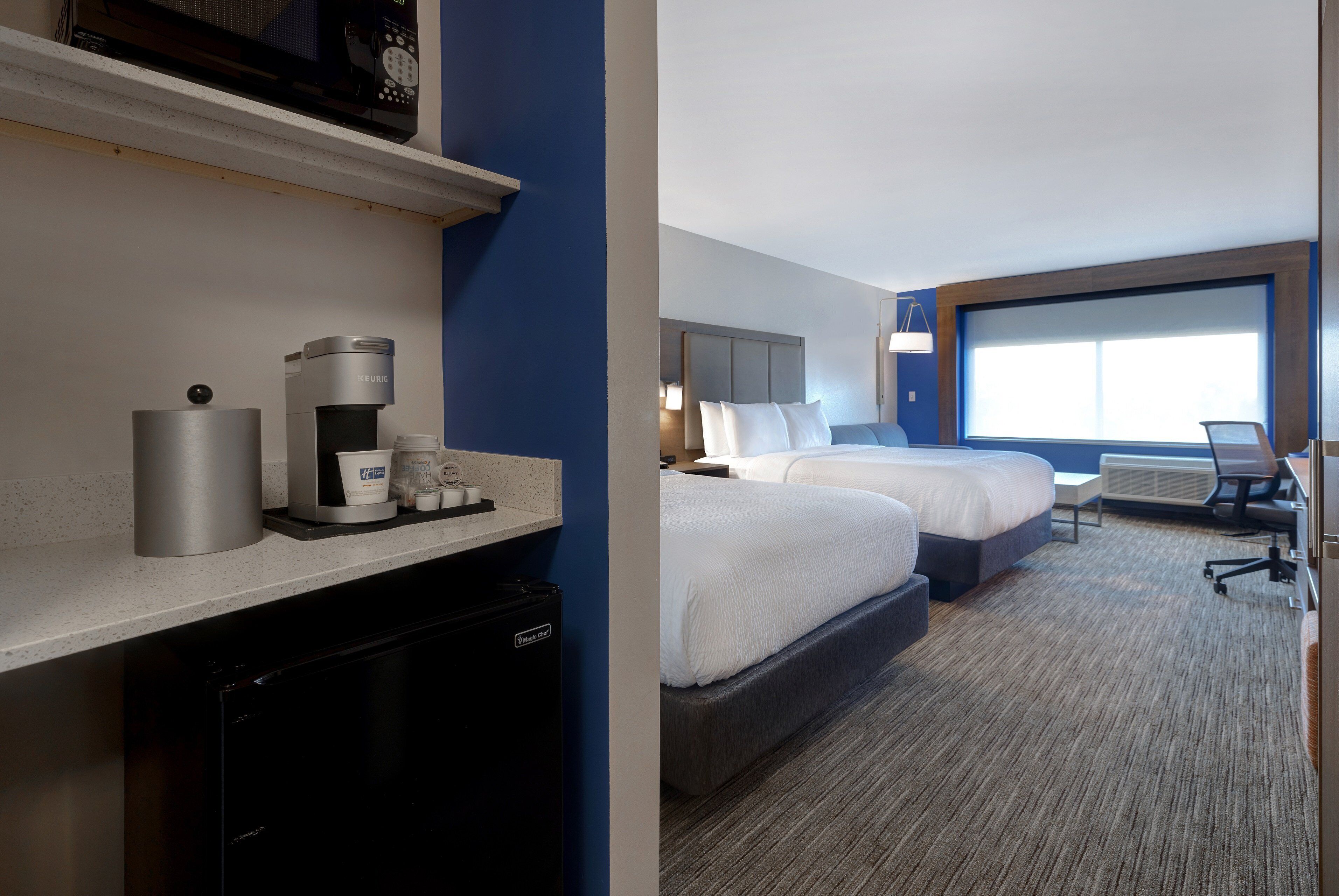 Holiday Inn Express & Suites Detroit - Dearborn