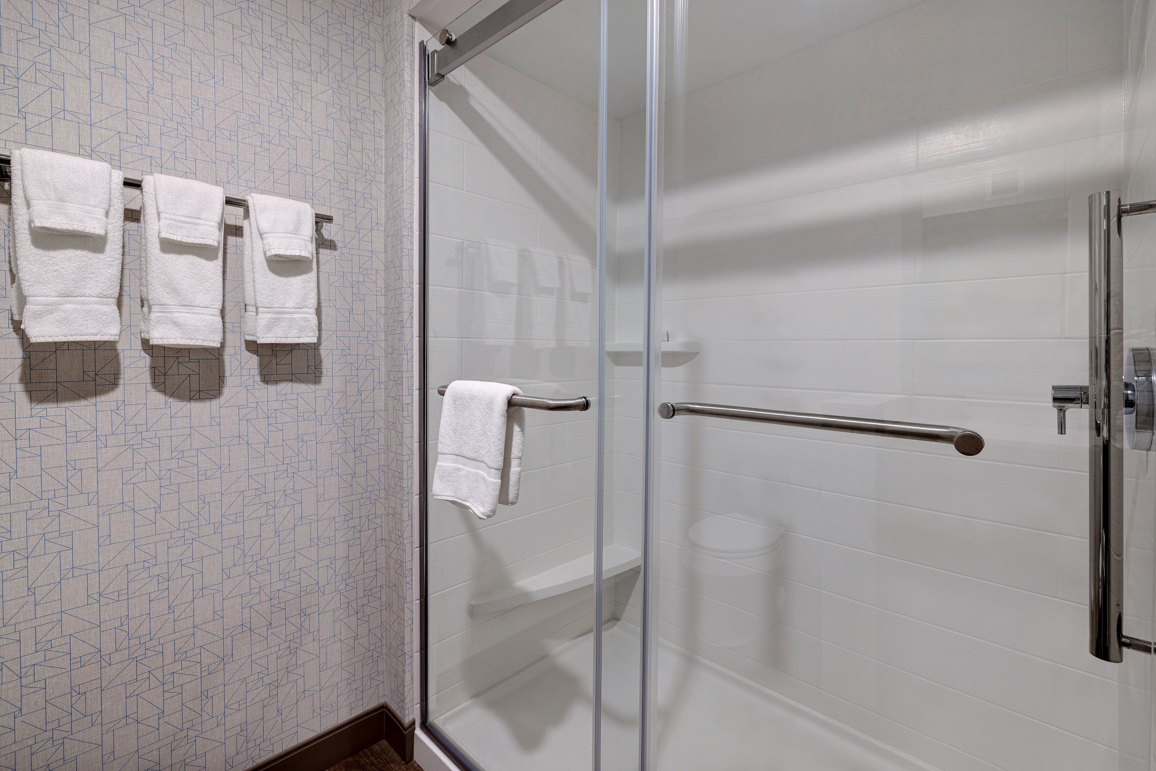 Holiday Inn Express & Suites Detroit - Dearborn