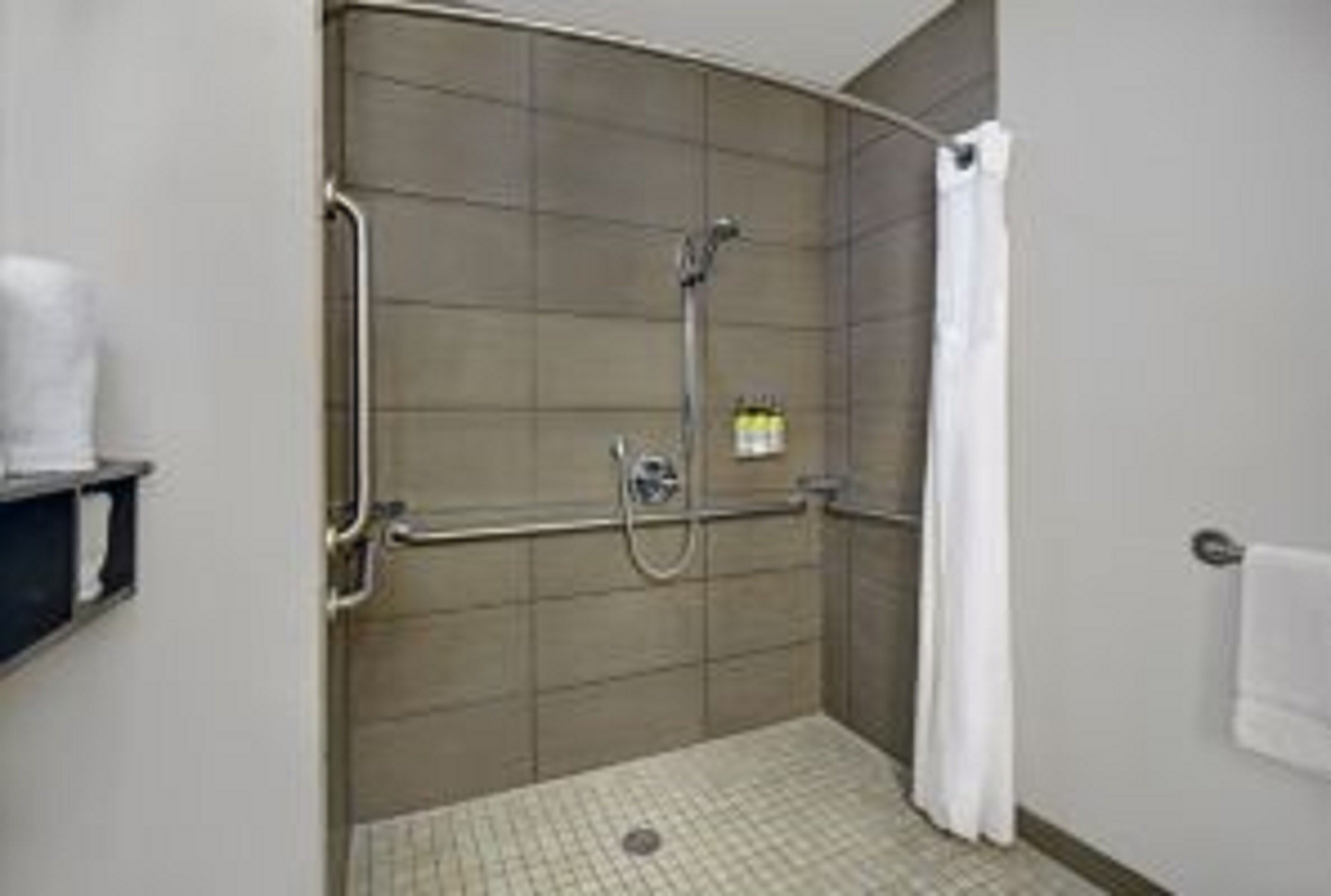 Holiday Inn Express & Suites Detroit - Dearborn