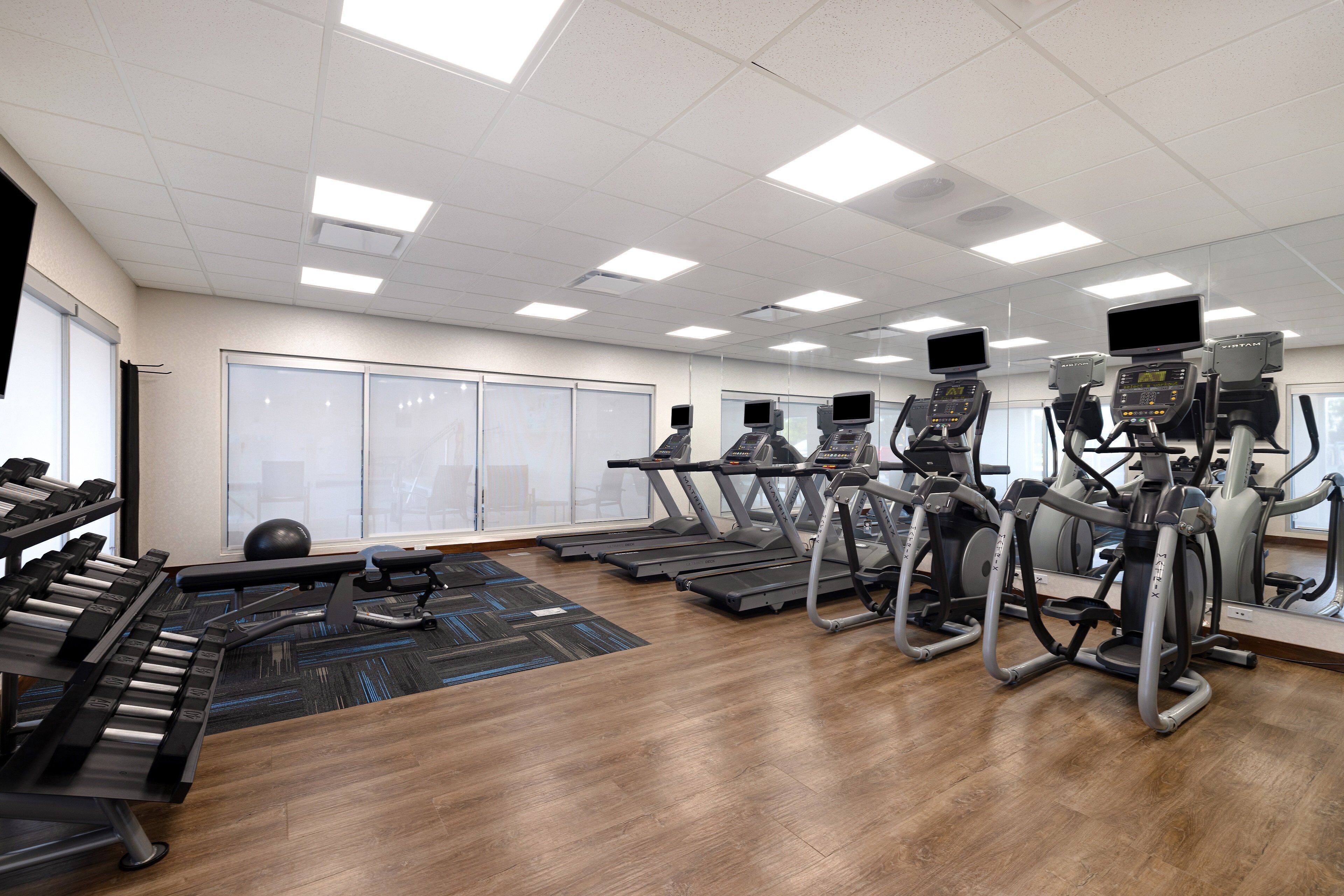 Holiday Inn Express & Suites Detroit - Dearborn