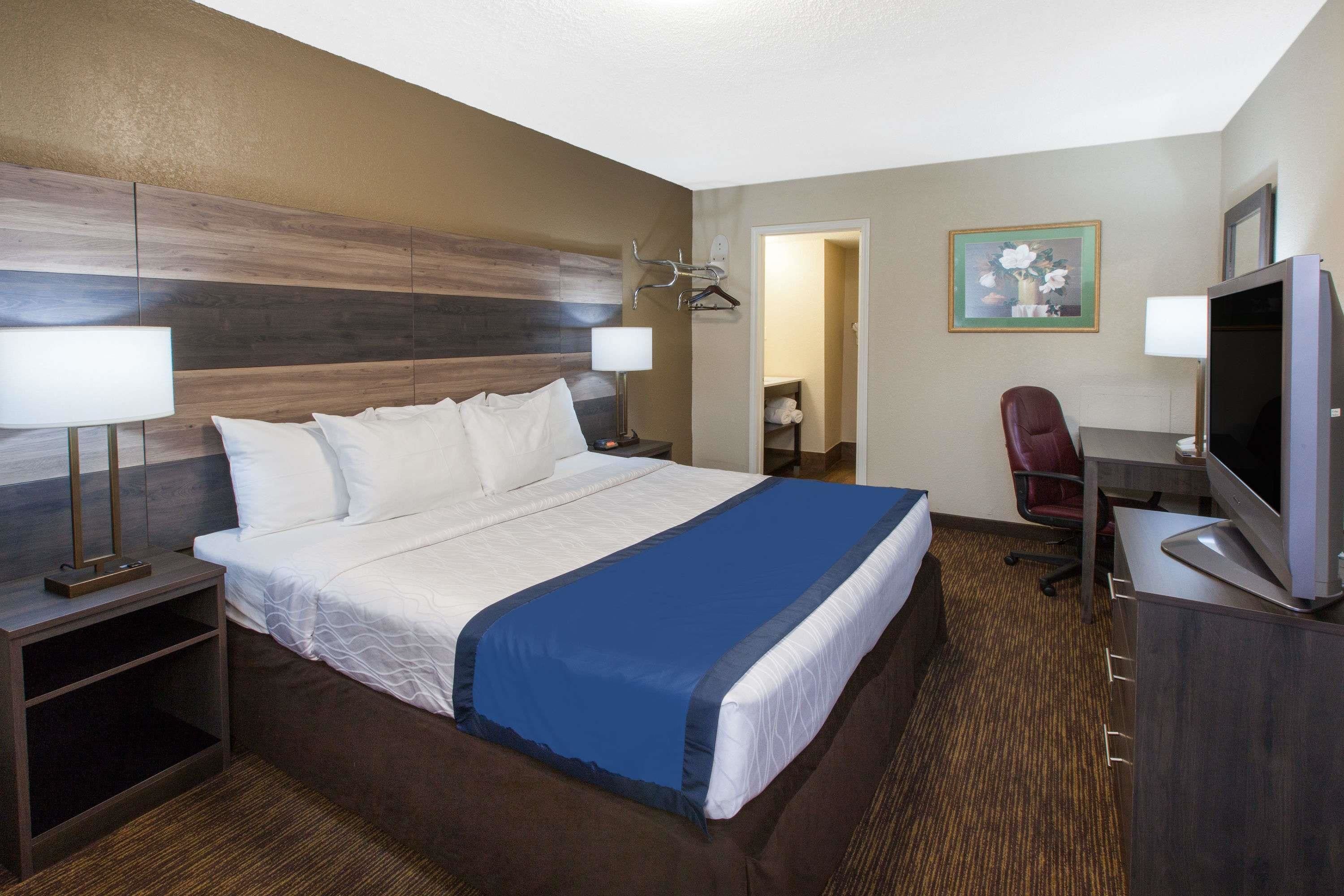 Baymont by Wyndham Downtown Detroit