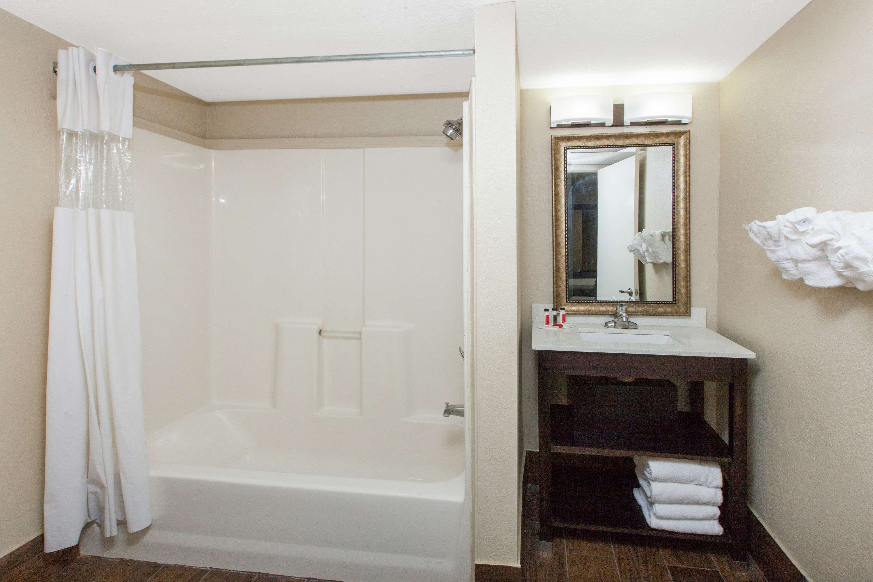 Baymont by Wyndham Downtown Detroit