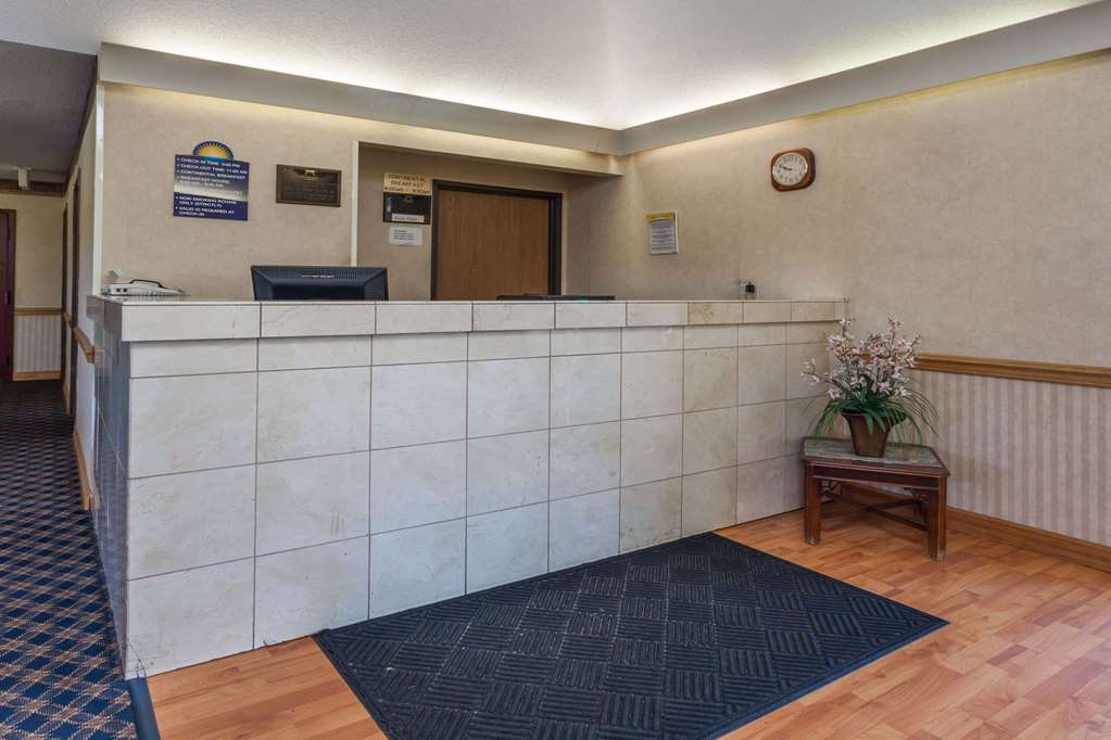 American Inn & Suites Dundee