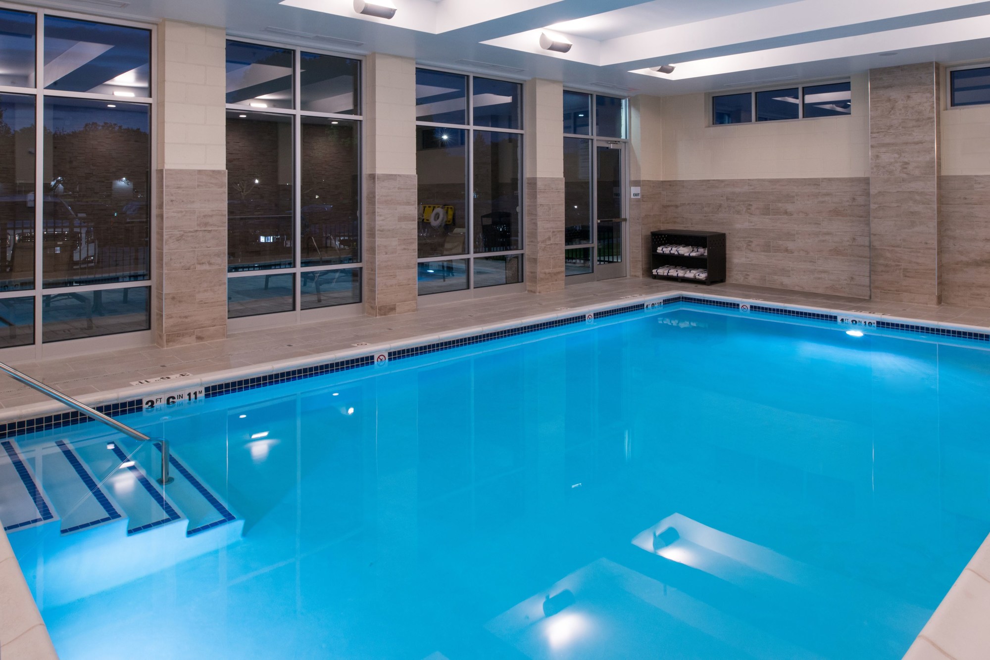 Holiday Inn Hotel & Suites Farmington Hills Detroit NW