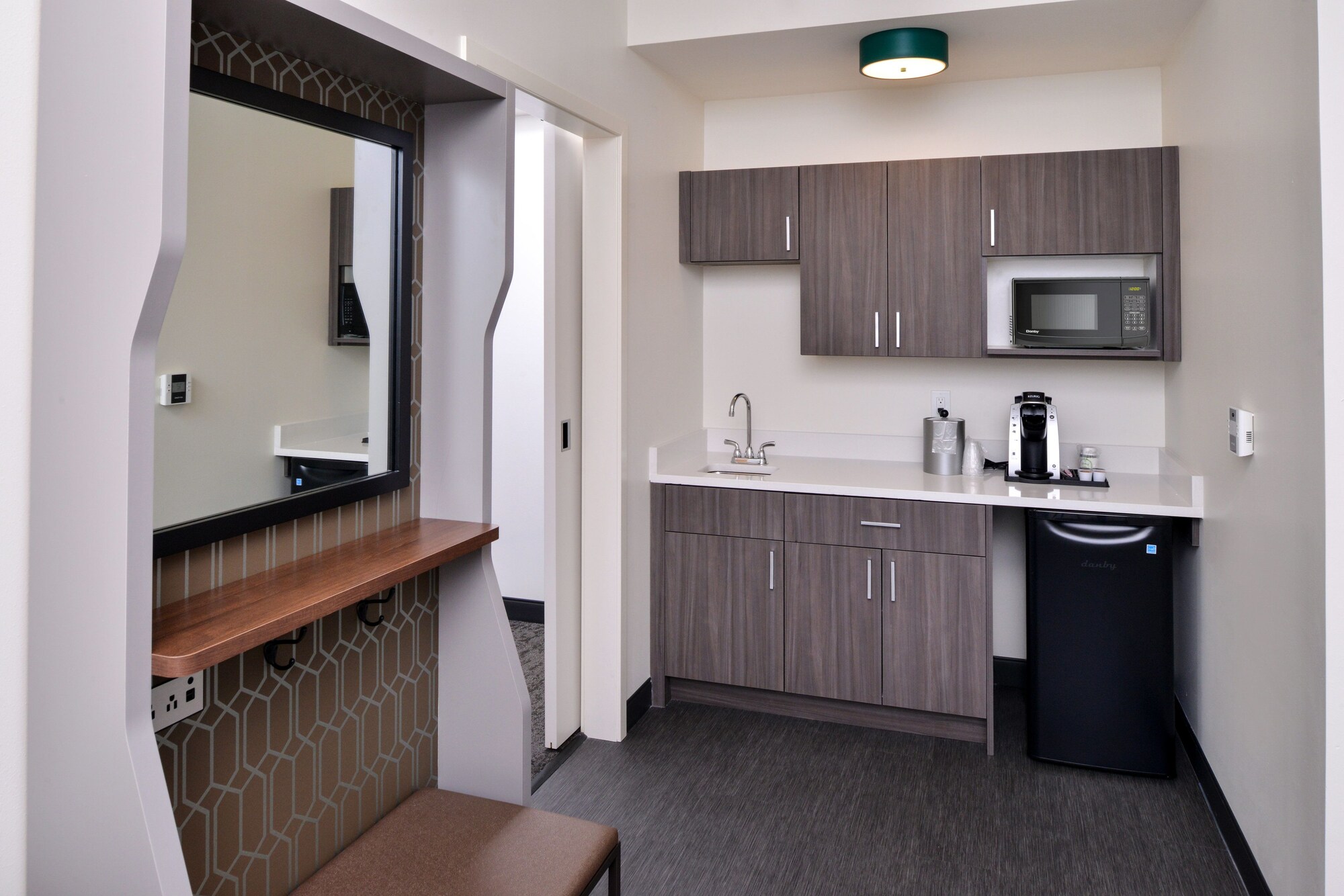 Holiday Inn Hotel & Suites Farmington Hills Detroit NW