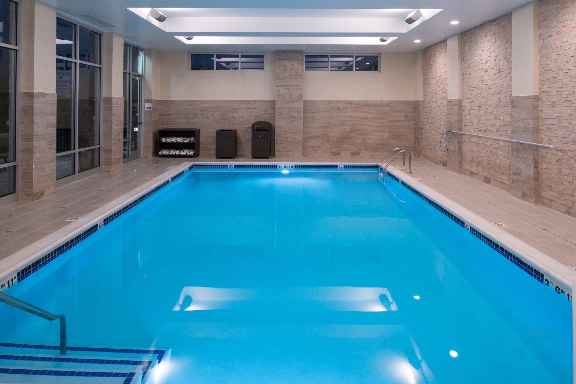 Holiday Inn Hotel & Suites Farmington Hills Detroit NW