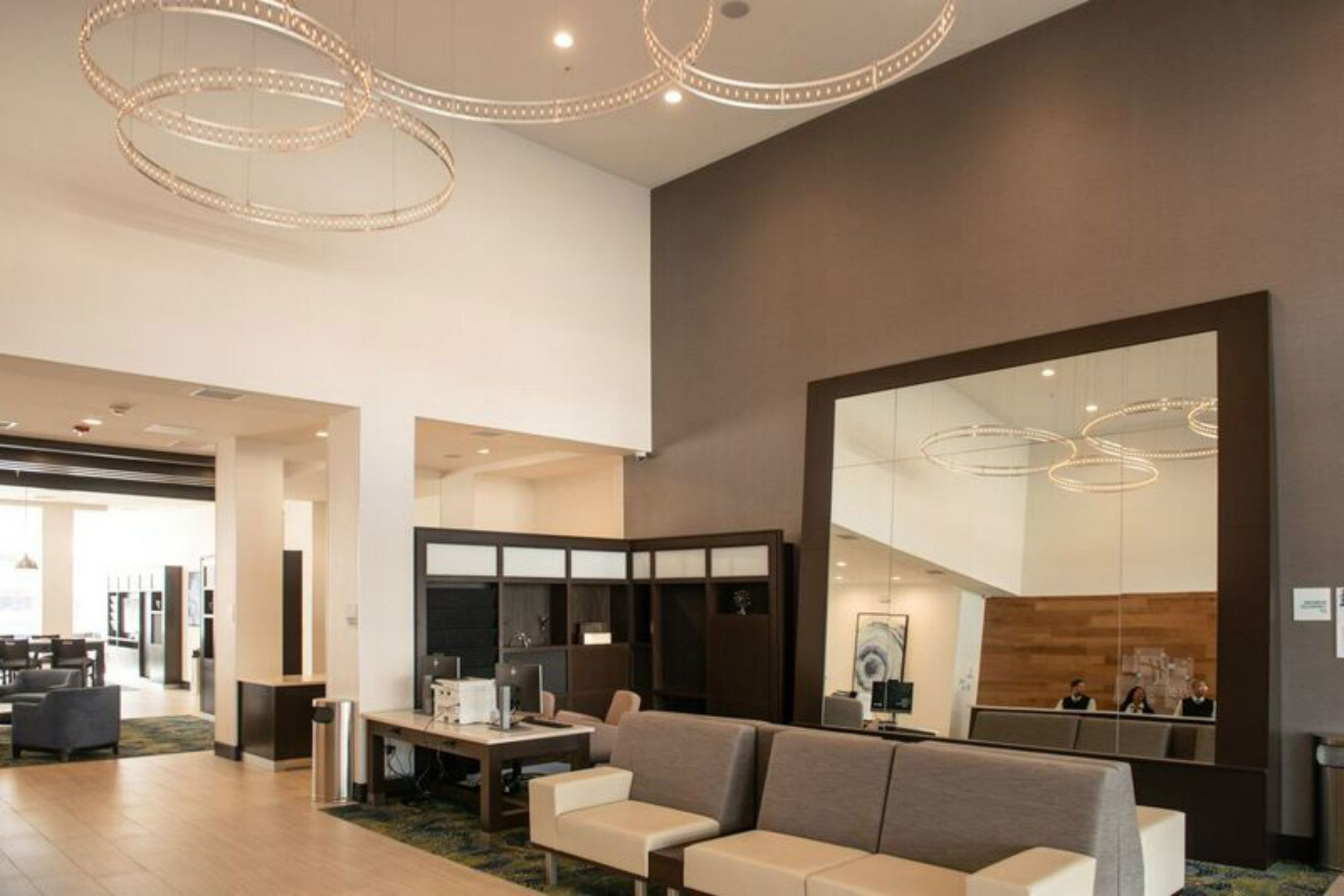 Holiday Inn Hotel & Suites Farmington Hills Detroit NW