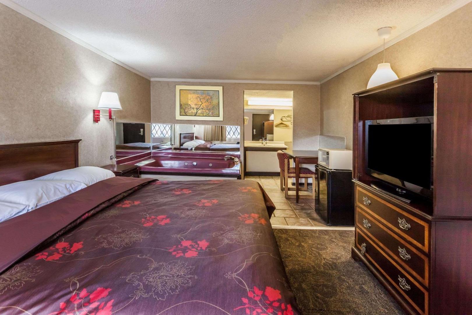 Knights Inn Detroit Area/farmington Hills