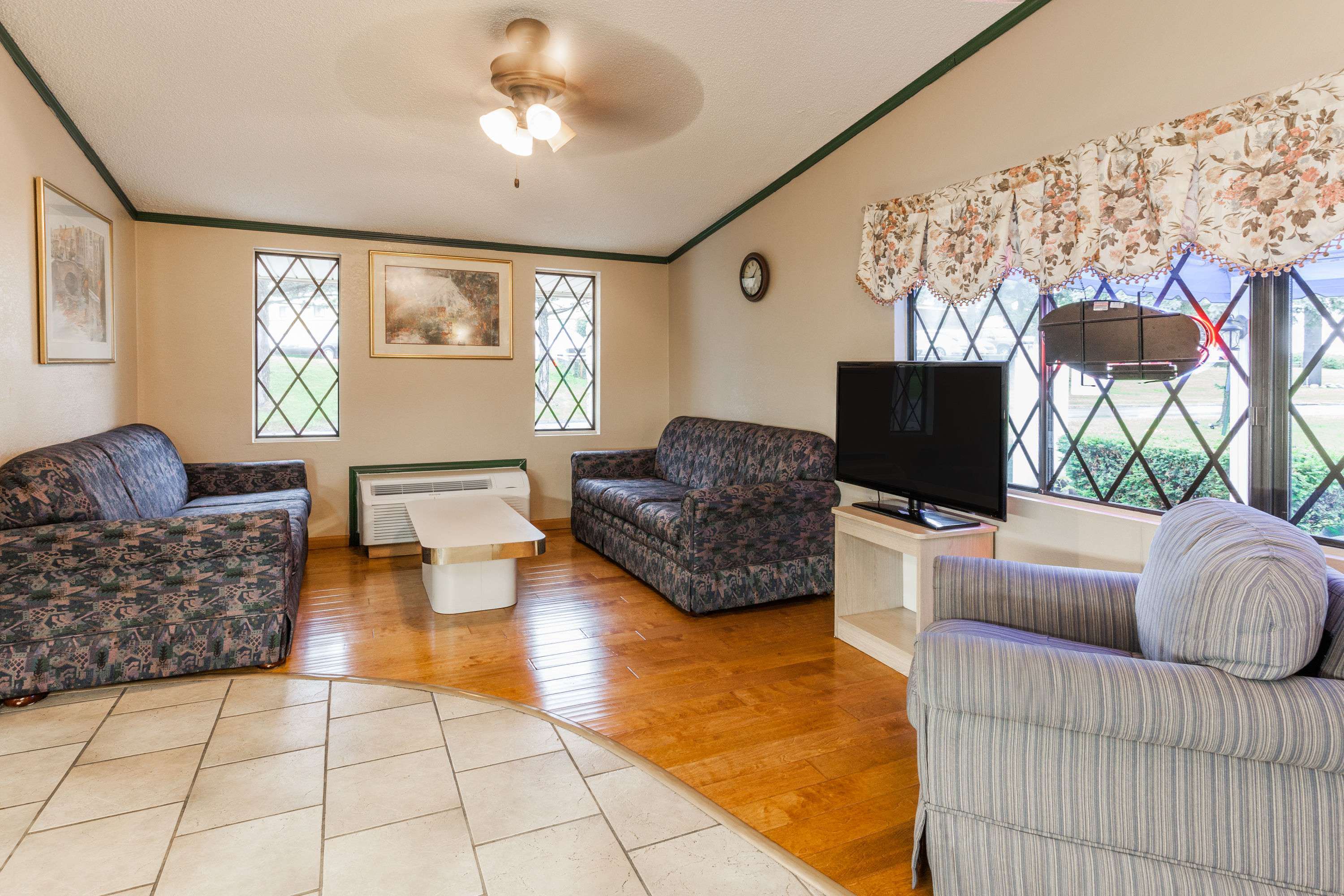 Knights Inn Detroit Area/farmington Hills